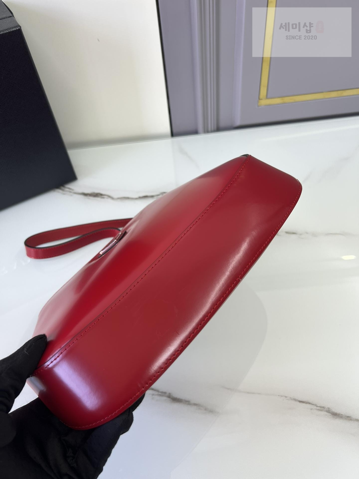 P R A D A Prada Cleo Brushed Leather Shoulder Bag 3번 이미지