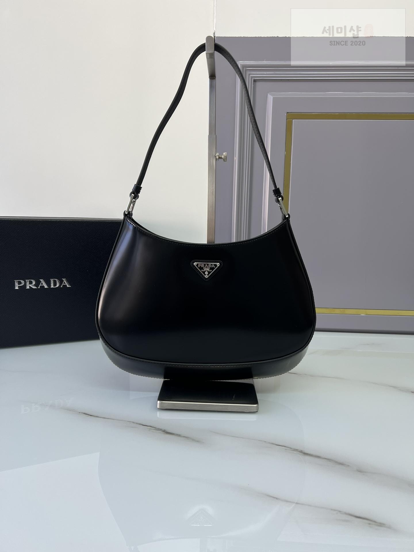 P R A D A Prada Cleo Brushed Leather Shoulder Bag 12번 이미지