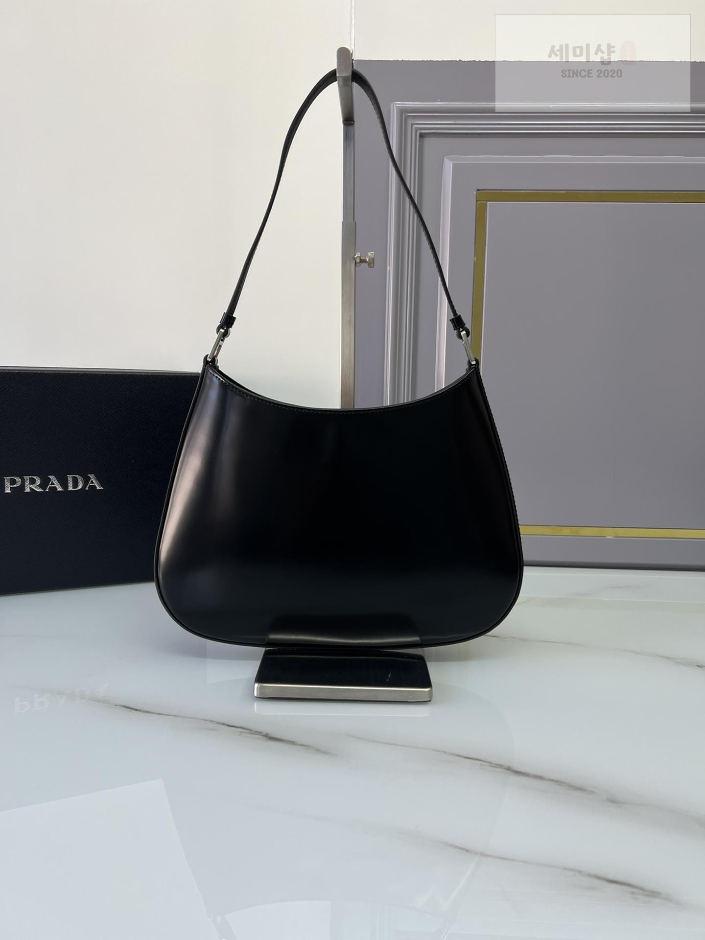 P R A D A Prada Cleo Brushed Leather Shoulder Bag 13번 이미지