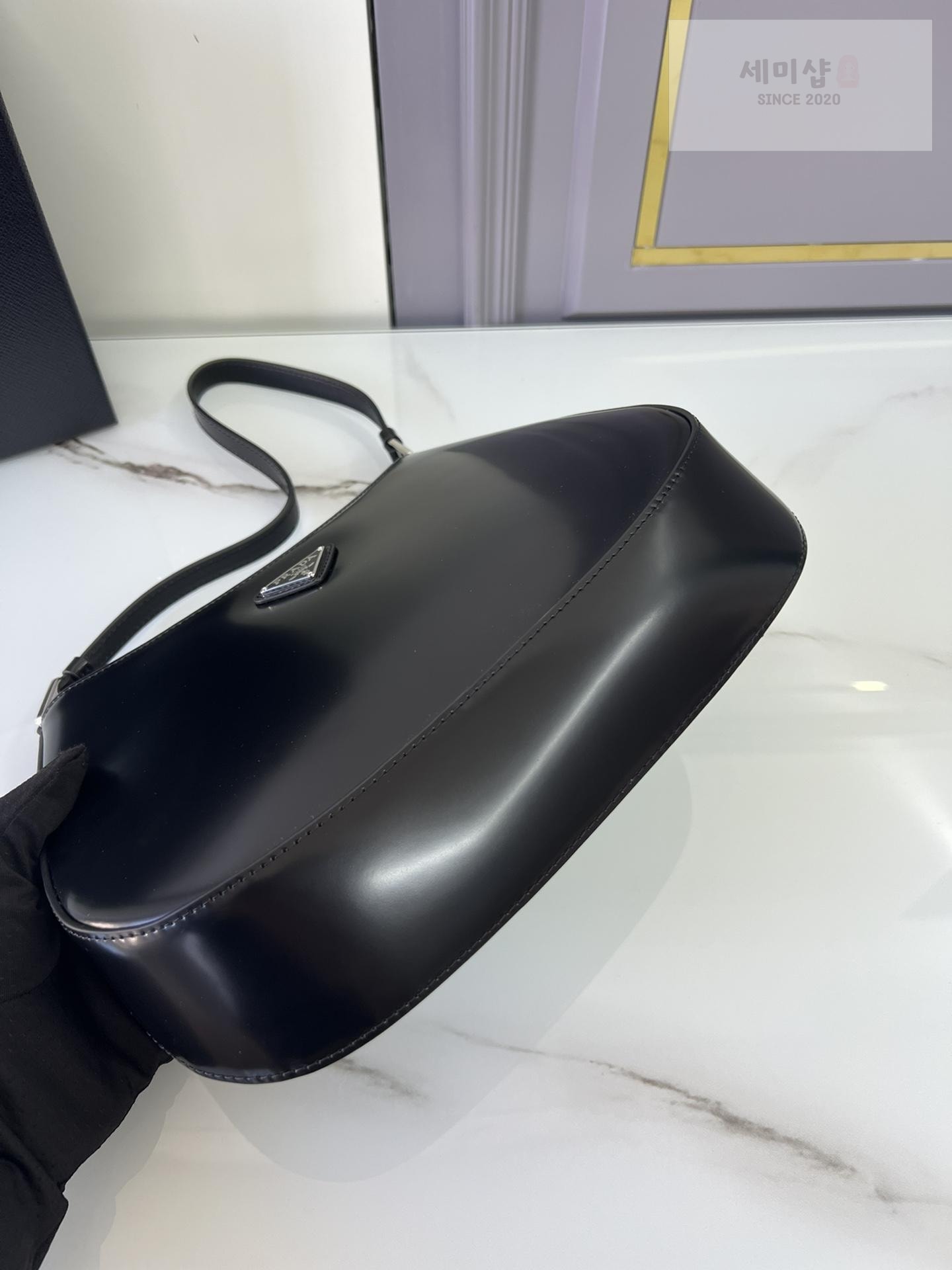 P R A D A Prada Cleo Brushed Leather Shoulder Bag 14번 이미지