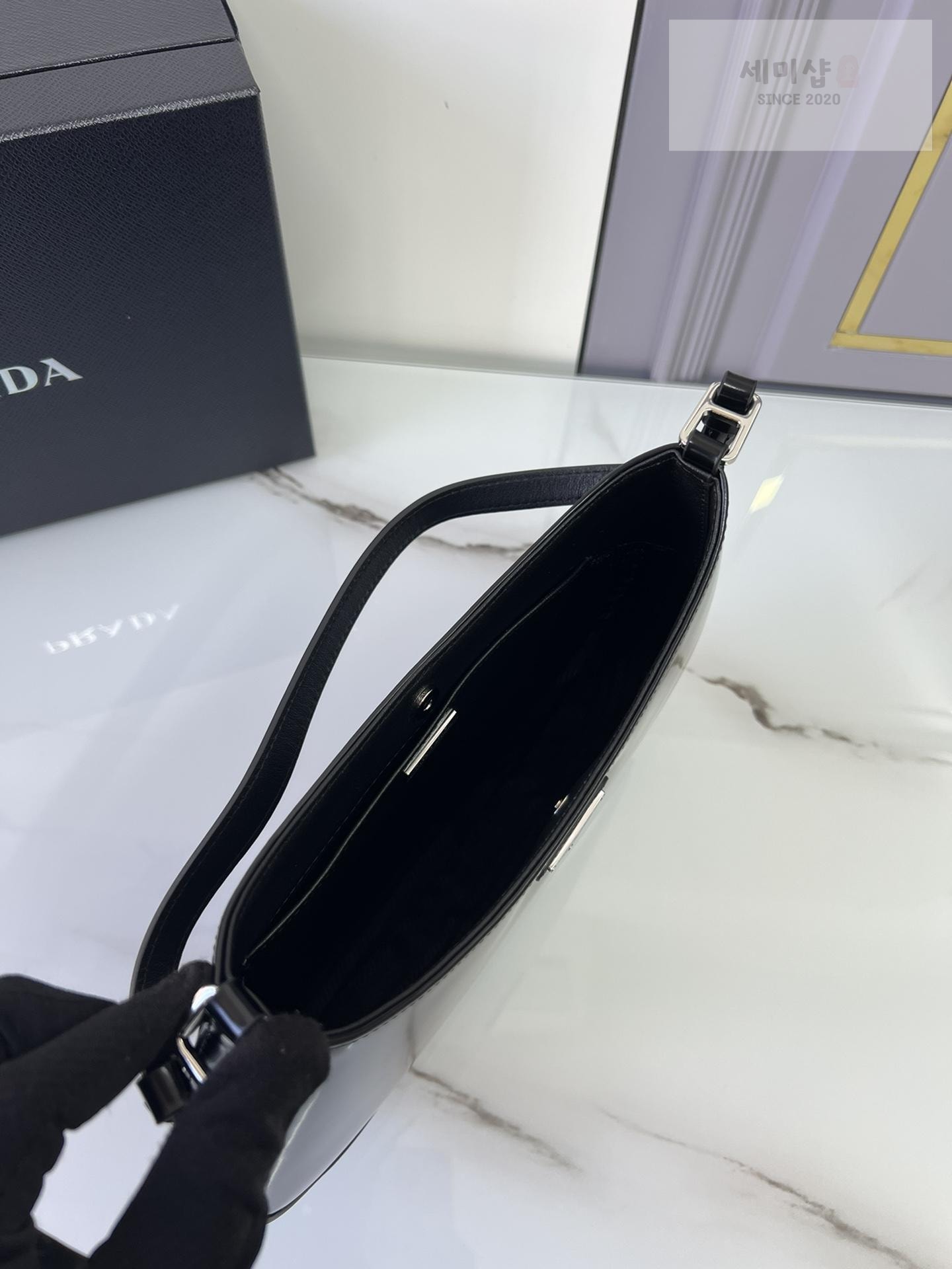 P R A D A Prada Cleo Brushed Leather Shoulder Bag 16번 이미지