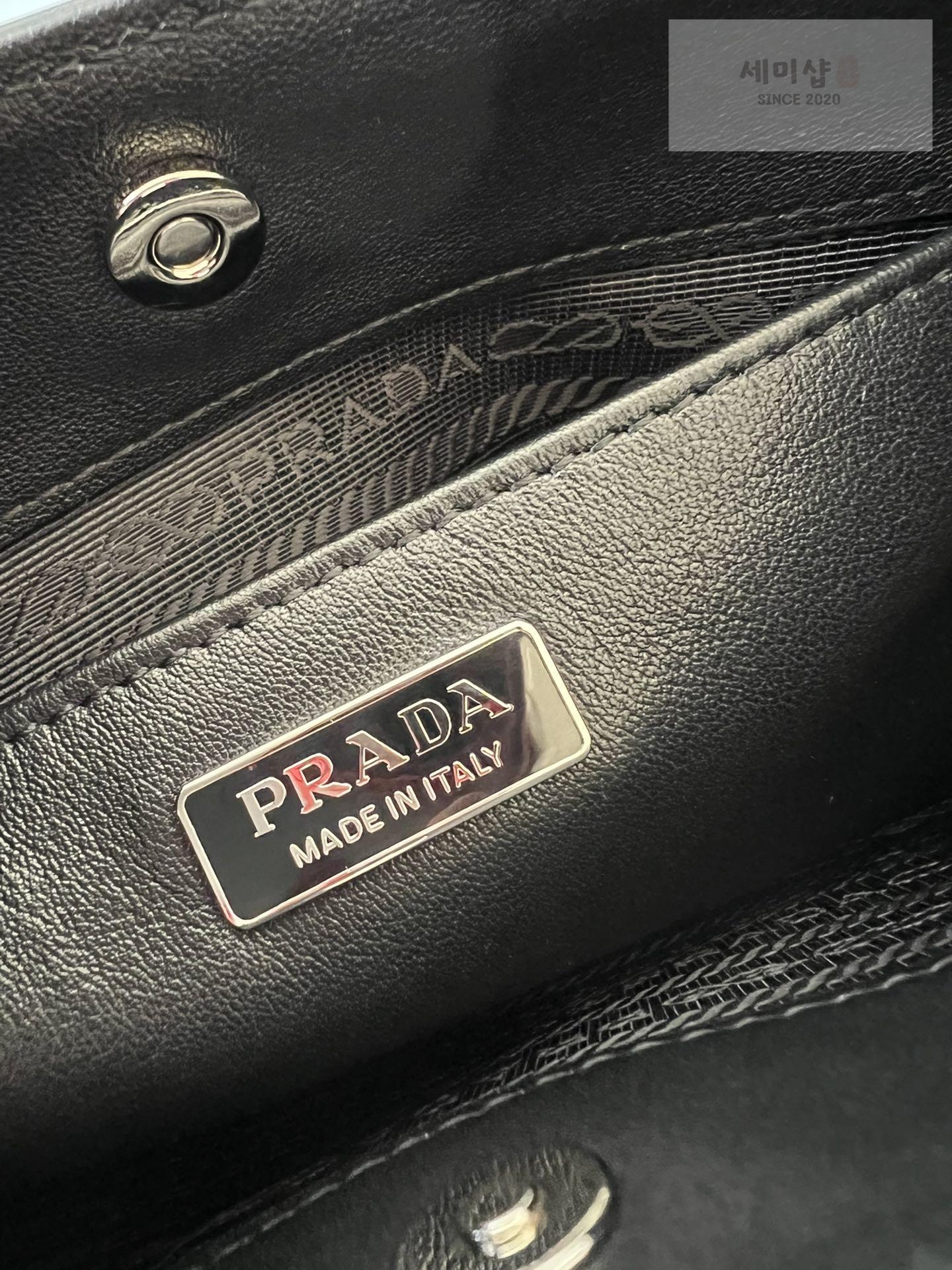 P R A D A Prada Cleo Brushed Leather Shoulder Bag 17번 이미지