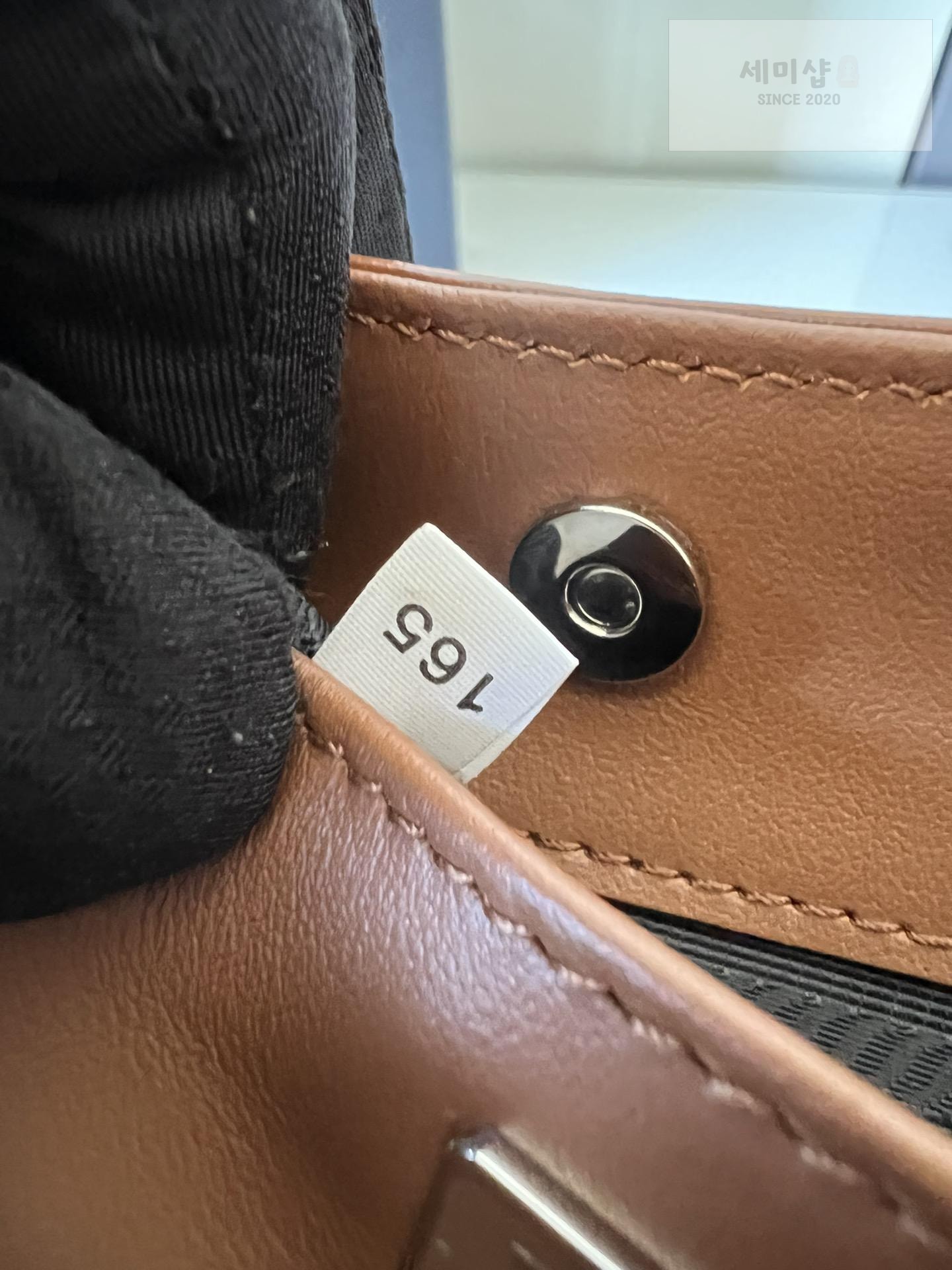 P R A D A Prada Cleo Brushed Leather Shoulder Bag 28번 이미지