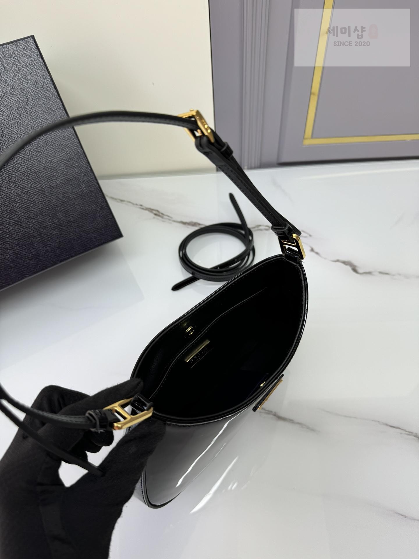 P R A D A Prada Cleo Patent Shoulder Bag 6번 이미지