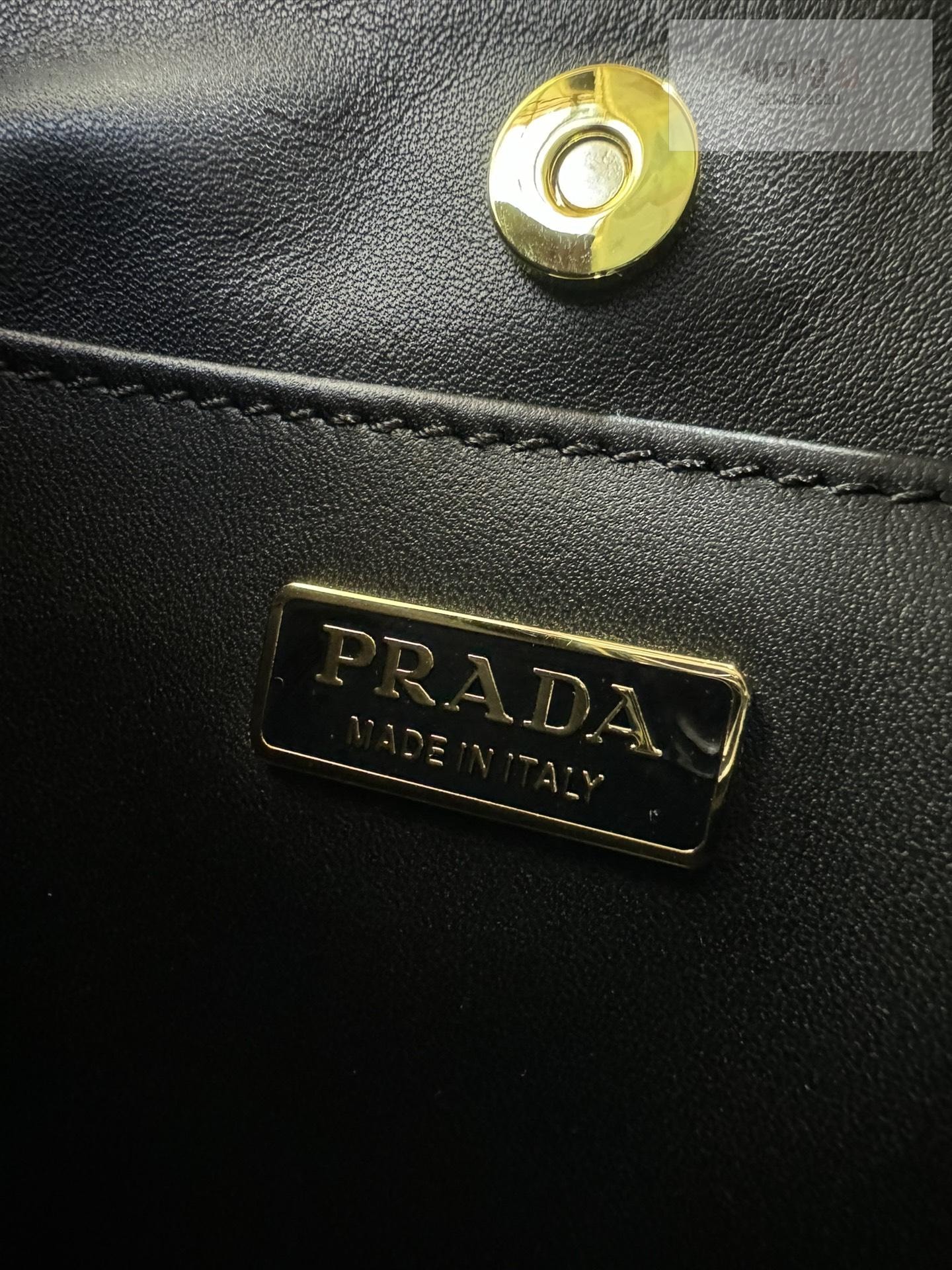 P R A D A Prada Cleo Patent Shoulder Bag 7번 이미지