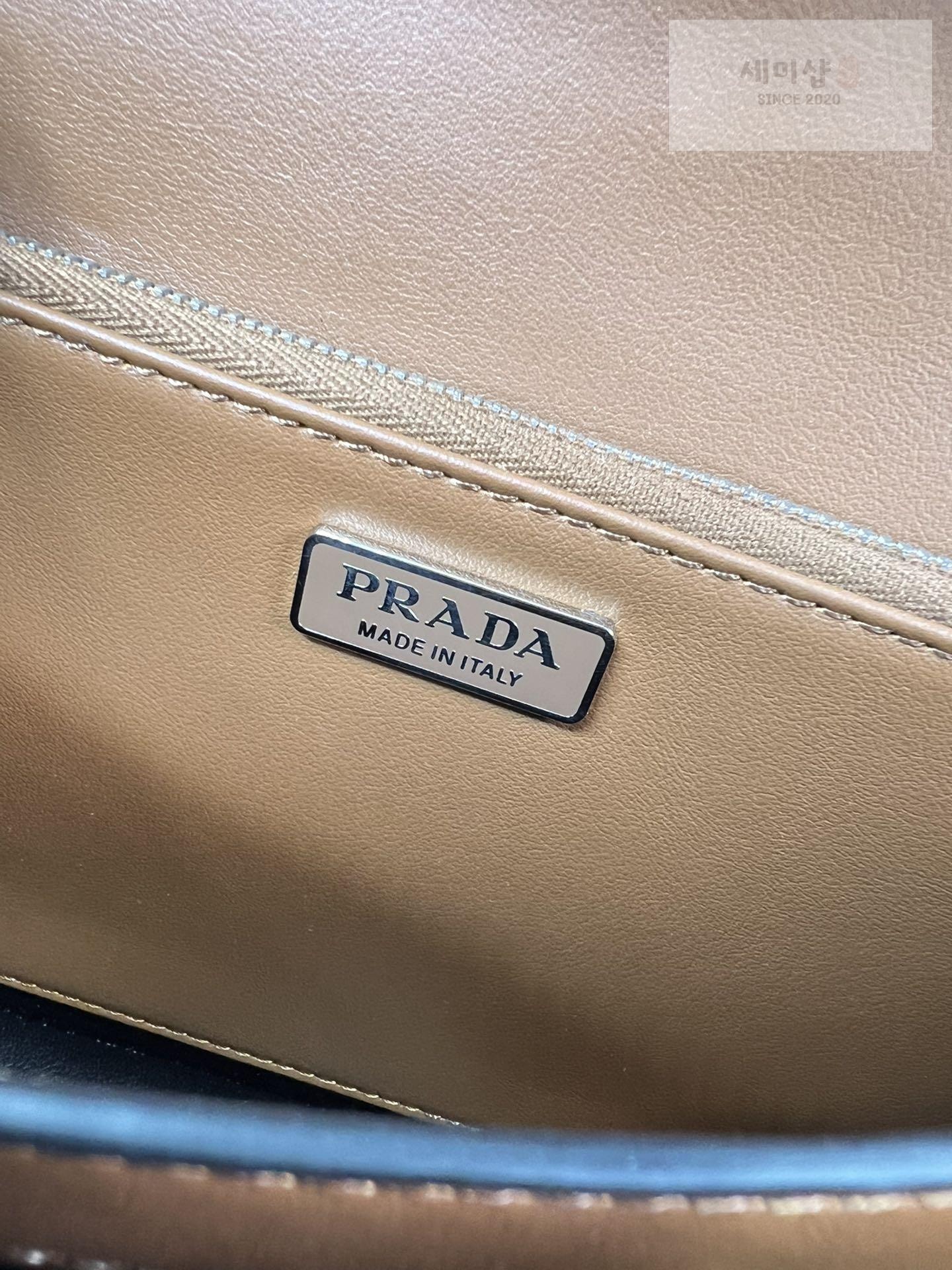 P R A D A Prada Emblem Brushed Leather Bag Bag 6번 이미지