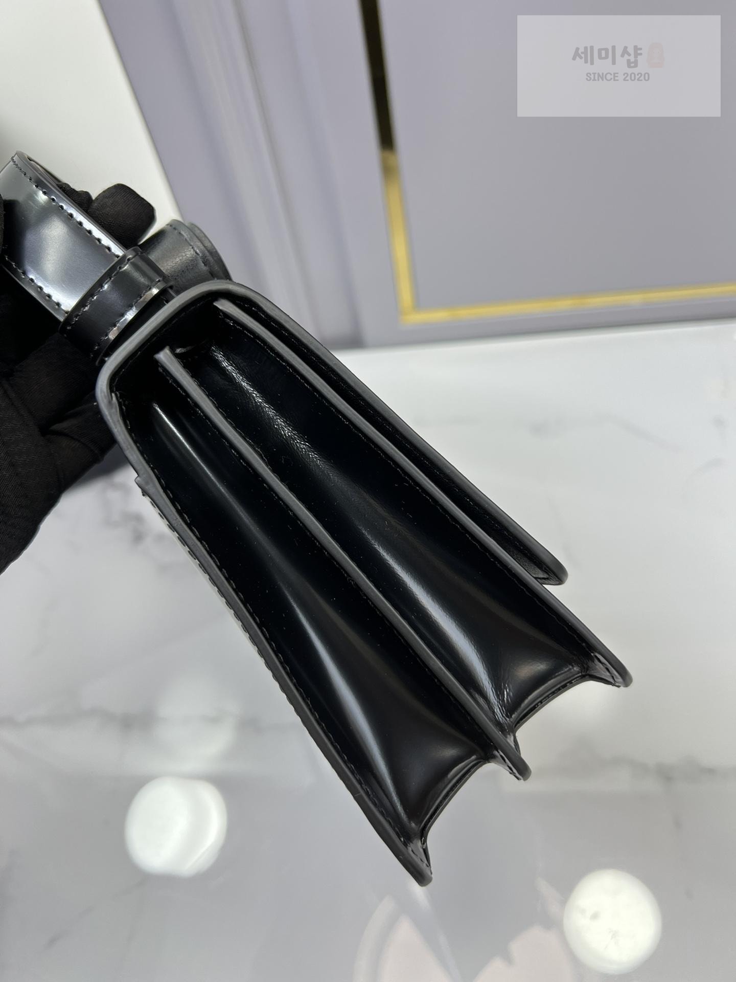 P R A D A Prada Emblem Brushed Leather Bag Bag 8번 이미지