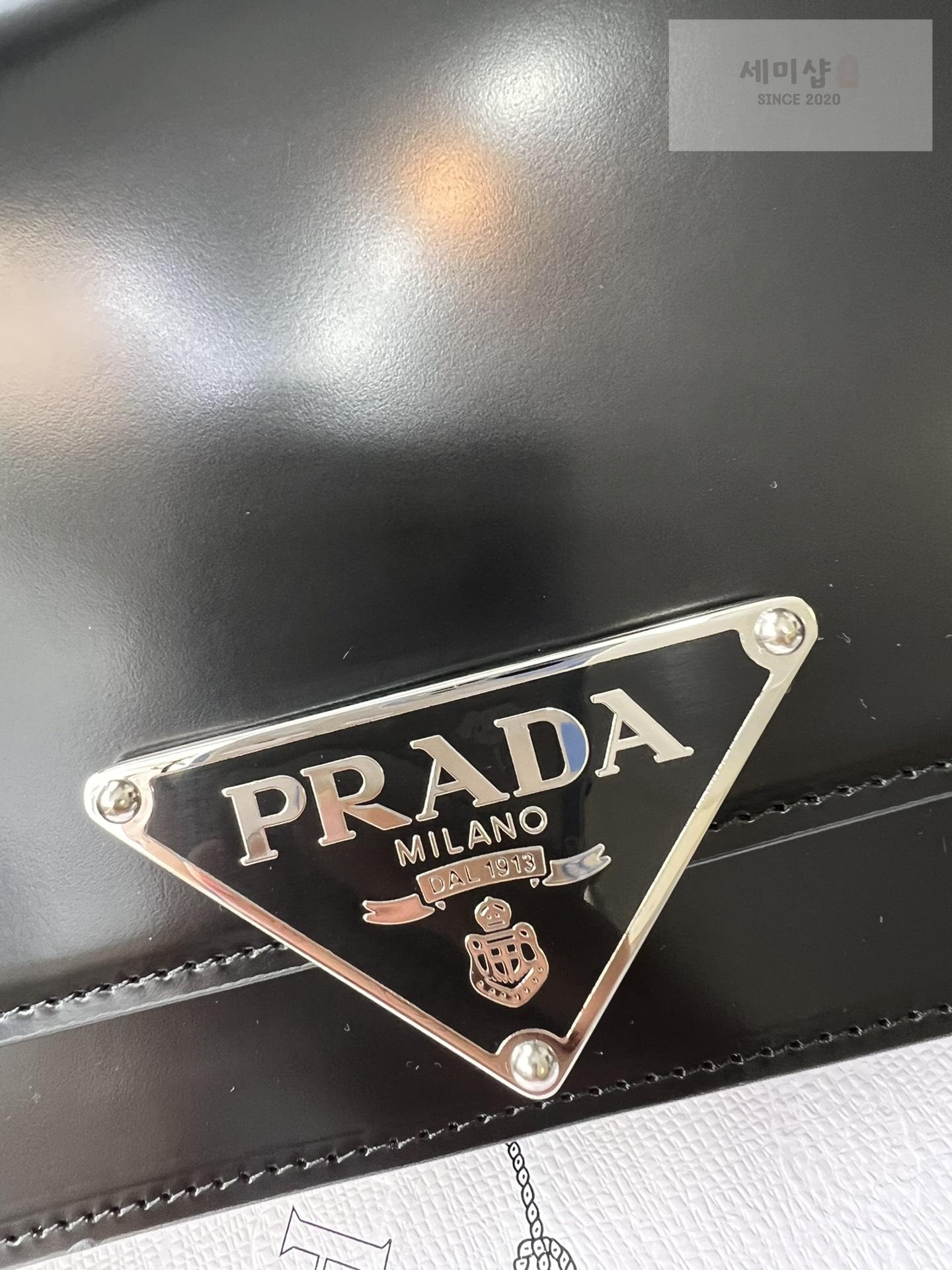 P R A D A Prada Emblem Brushed Leather Bag Bag 10번 이미지