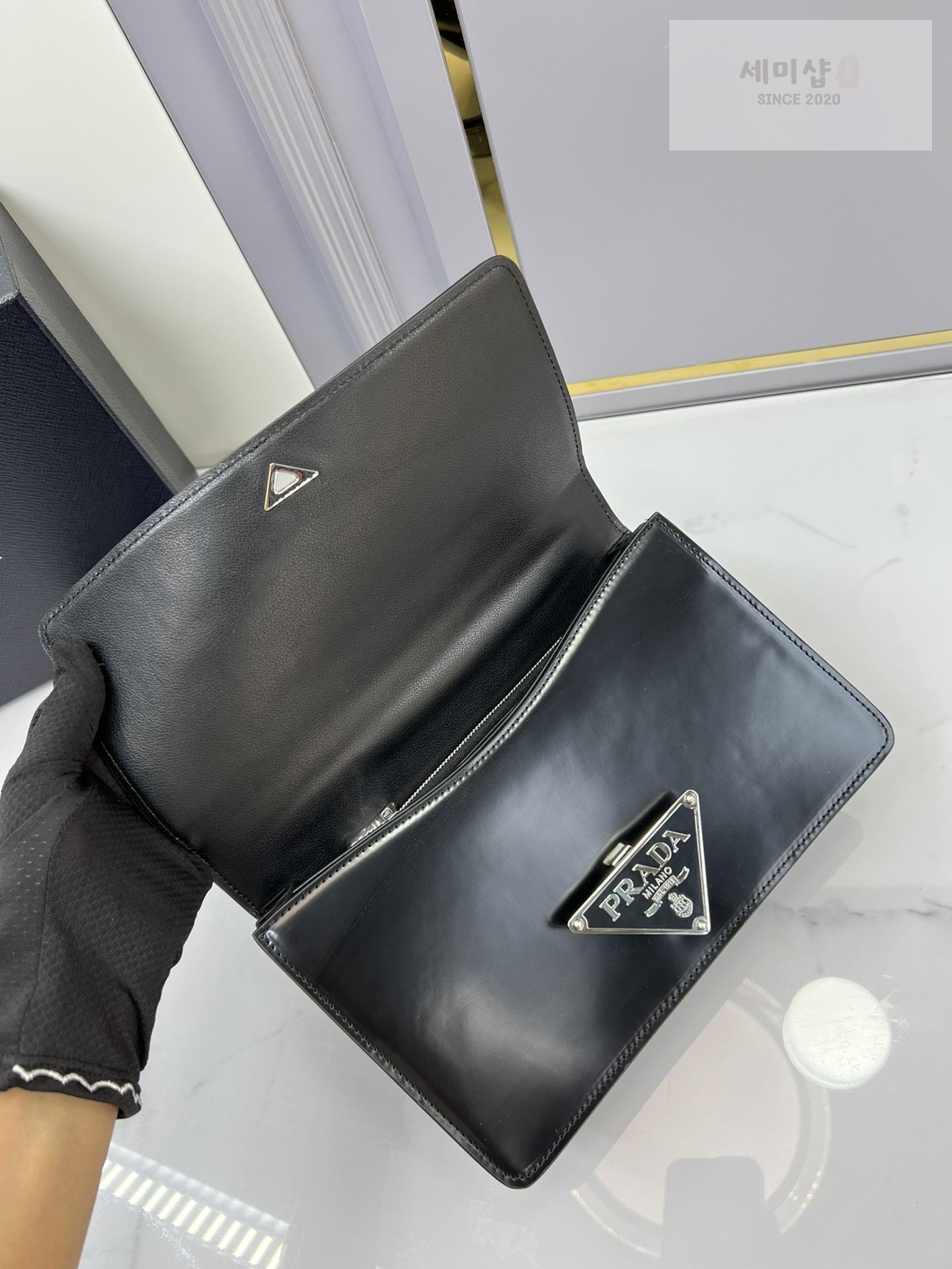 P R A D A Prada Emblem Brushed Leather Bag Bag 11번 이미지