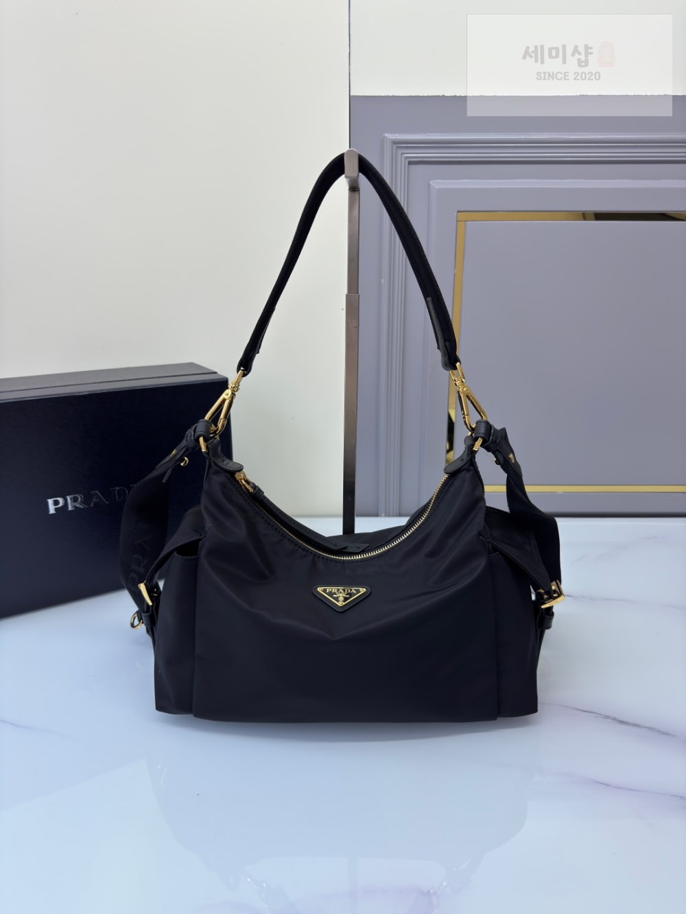 P R A D A Prada Explore Large Re-Nylon And Leather Bag 1번 이미지