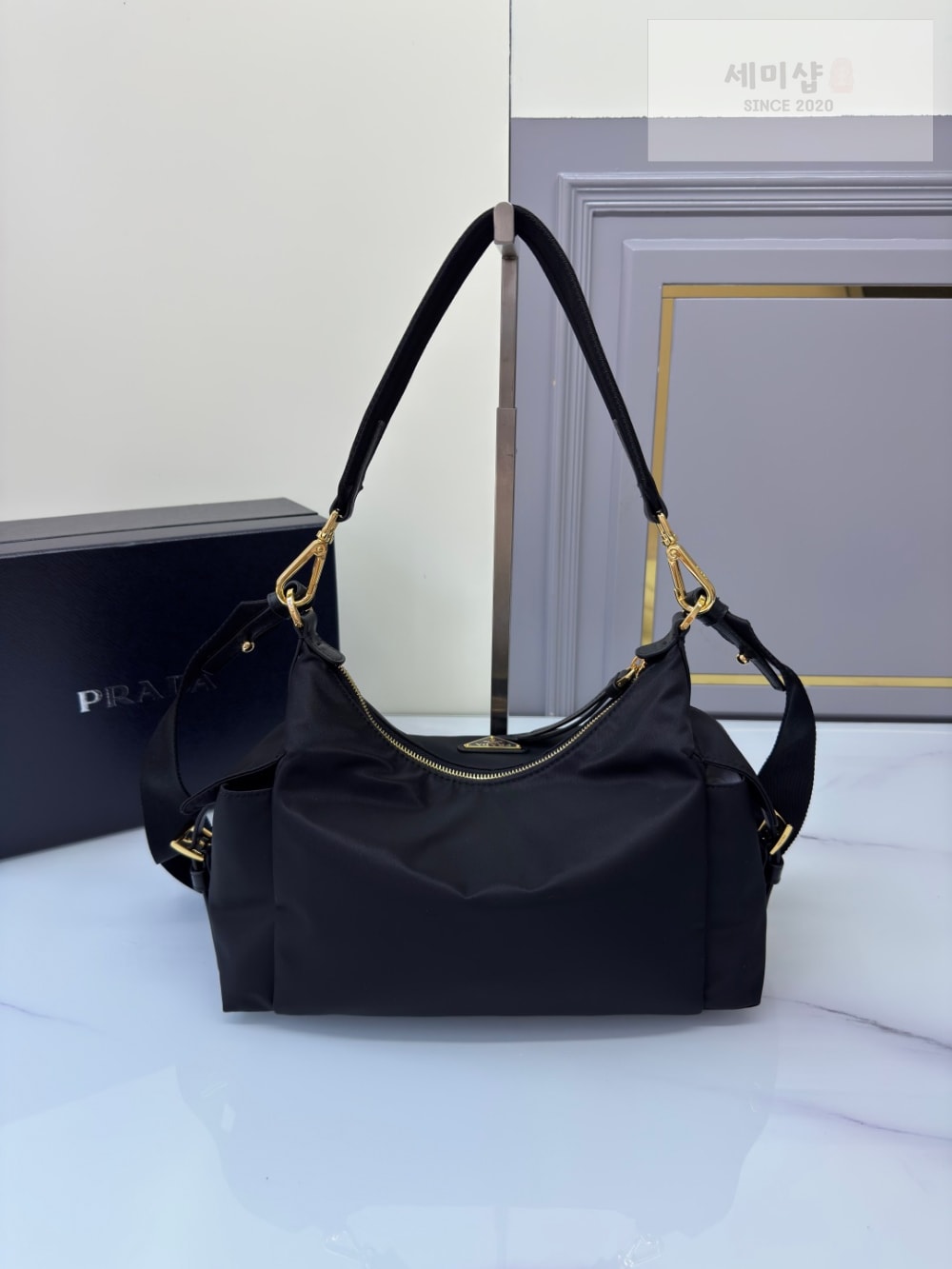 P R A D A Prada Explore Large Re-Nylon And Leather Bag 17번 이미지