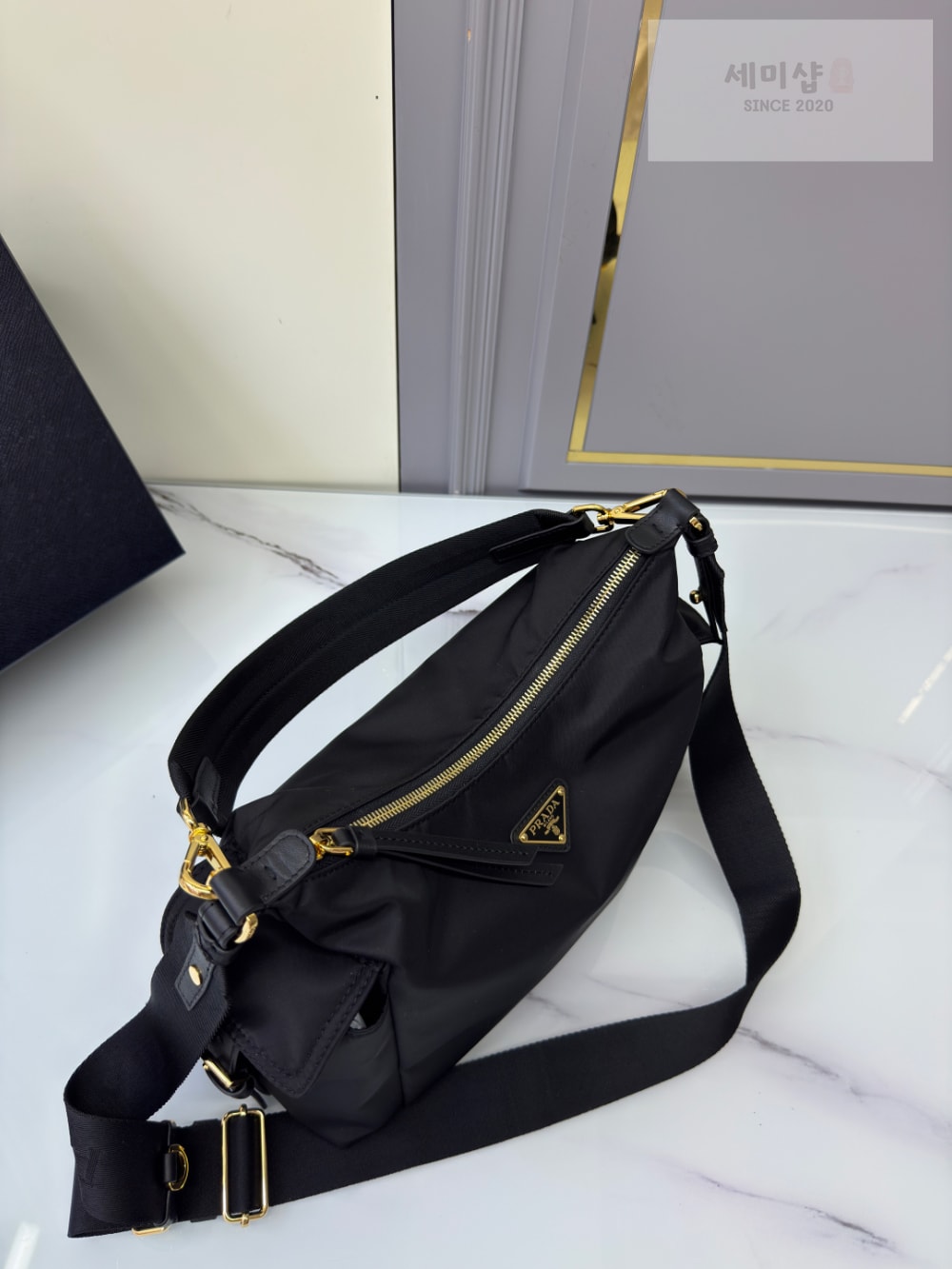 P R A D A Prada Explore Large Re-Nylon And Leather Bag 4번 이미지