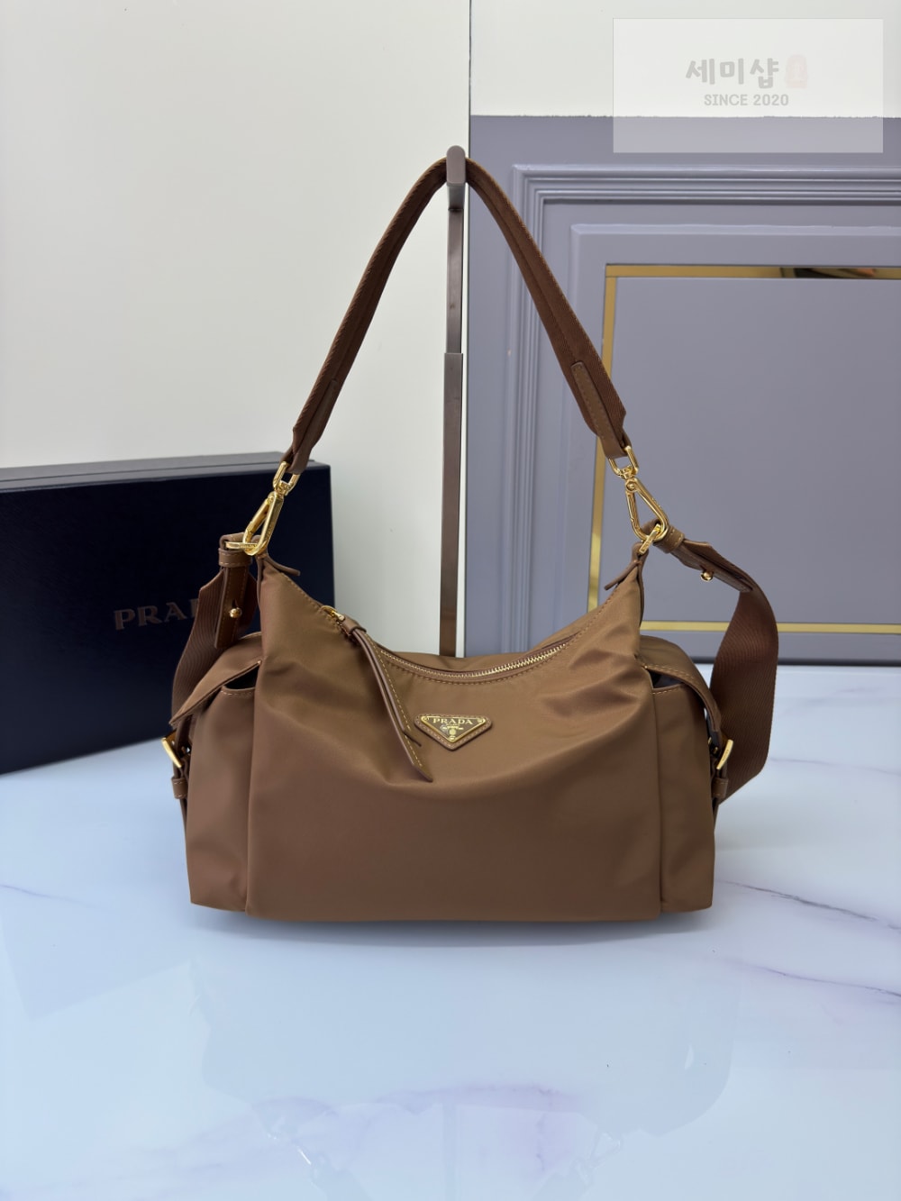 P R A D A Prada Explore Large Re-Nylon And Leather Bag 7번 이미지