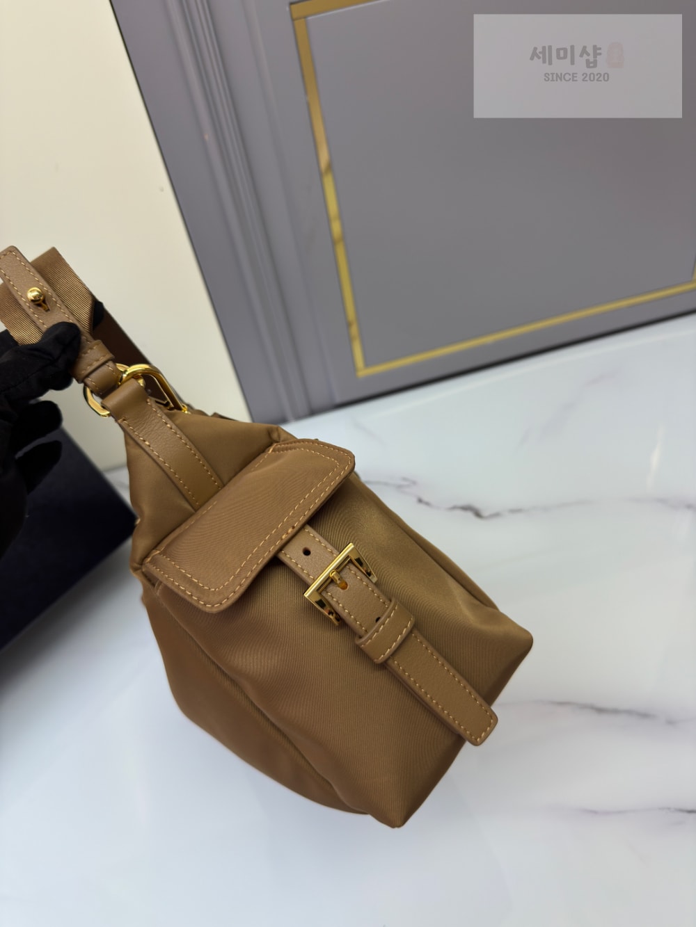 P R A D A Prada Explore Large Re-Nylon And Leather Bag 8번 이미지