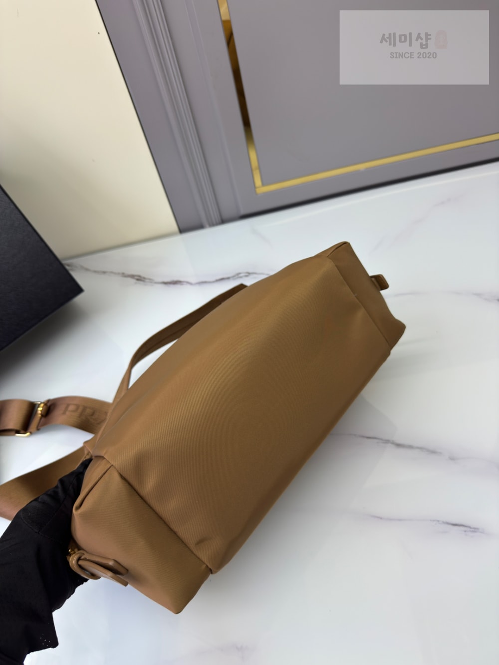 P R A D A Prada Explore Large Re-Nylon And Leather Bag 9번 이미지