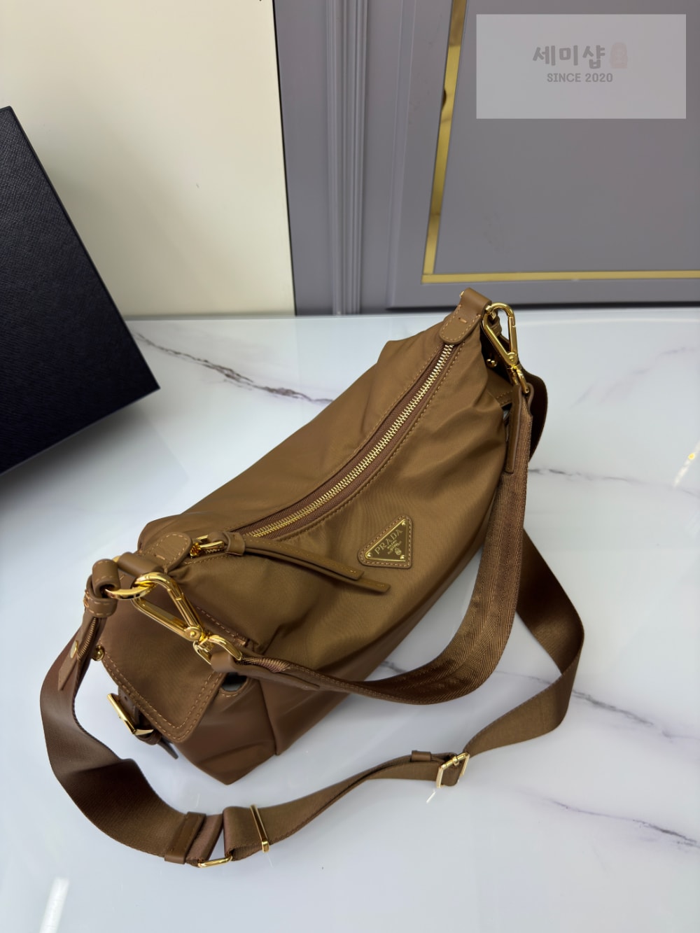 P R A D A Prada Explore Large Re-Nylon And Leather Bag 10번 이미지