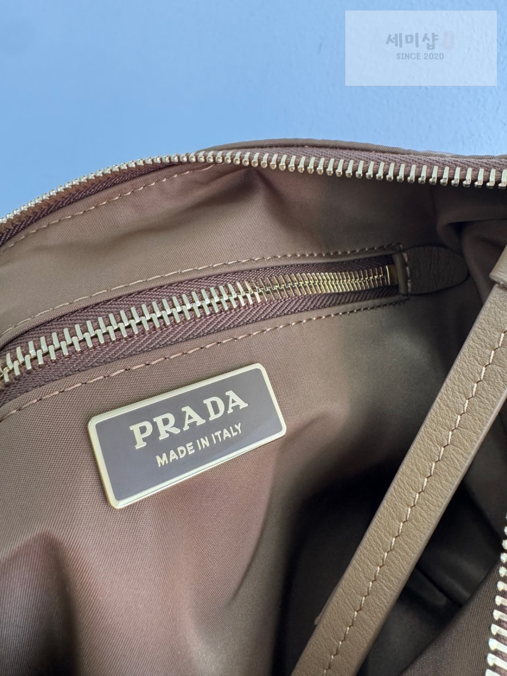 P R A D A Prada Explore Large Re-Nylon And Leather Bag 11번 이미지