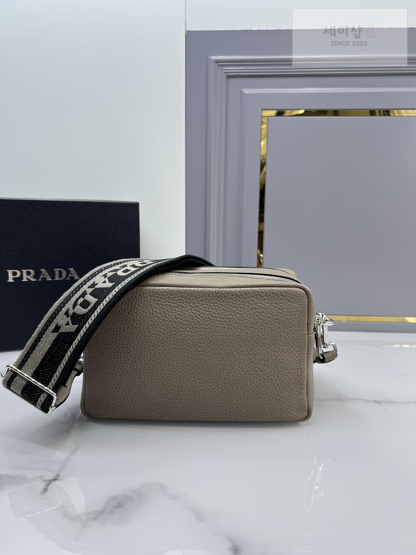 P R A D A Prada Flou Shoulder Bag 1번 이미지