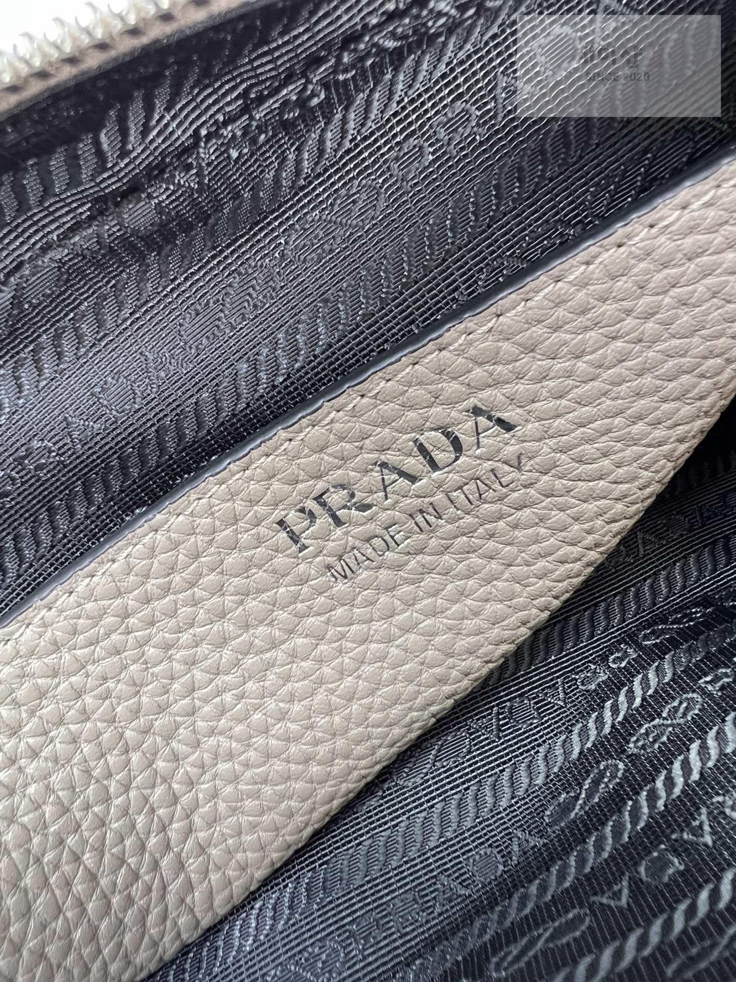 P R A D A Prada Flou Shoulder Bag 6번 이미지
