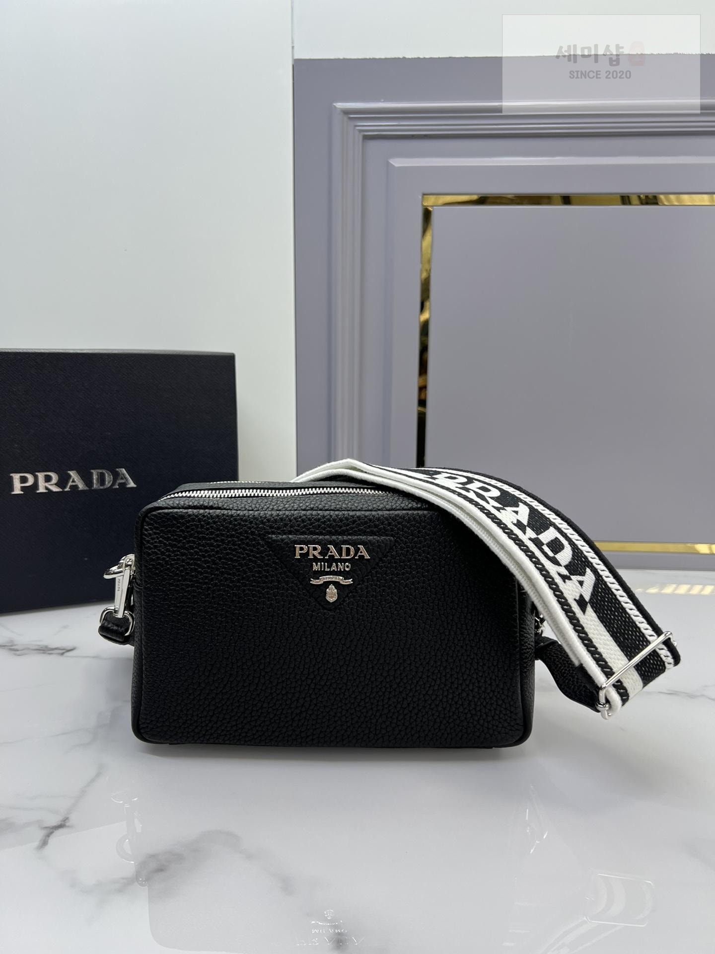P R A D A Prada Flou Shoulder Bag 22번 이미지