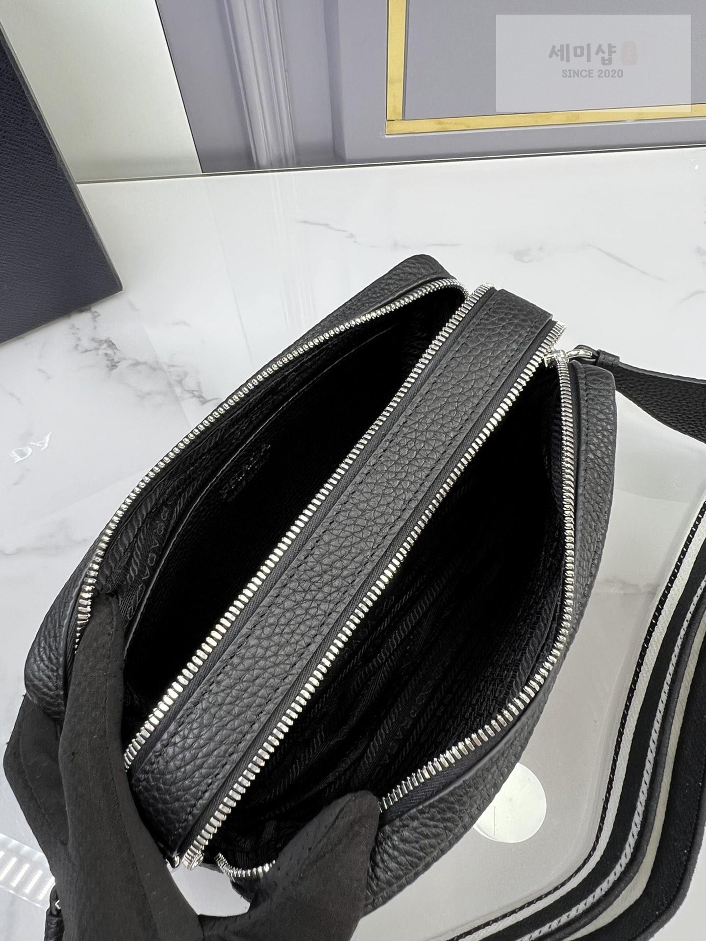 P R A D A Prada Flou Shoulder Bag 16번 이미지