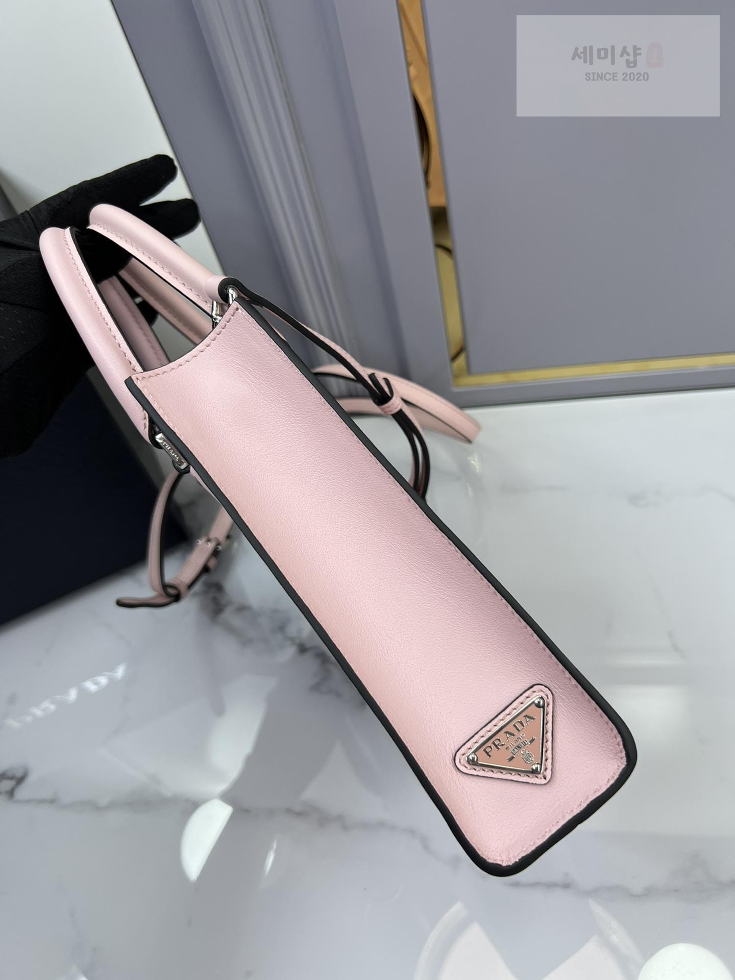 P R A D A Prada Leather Handbag Bag 36번 이미지
