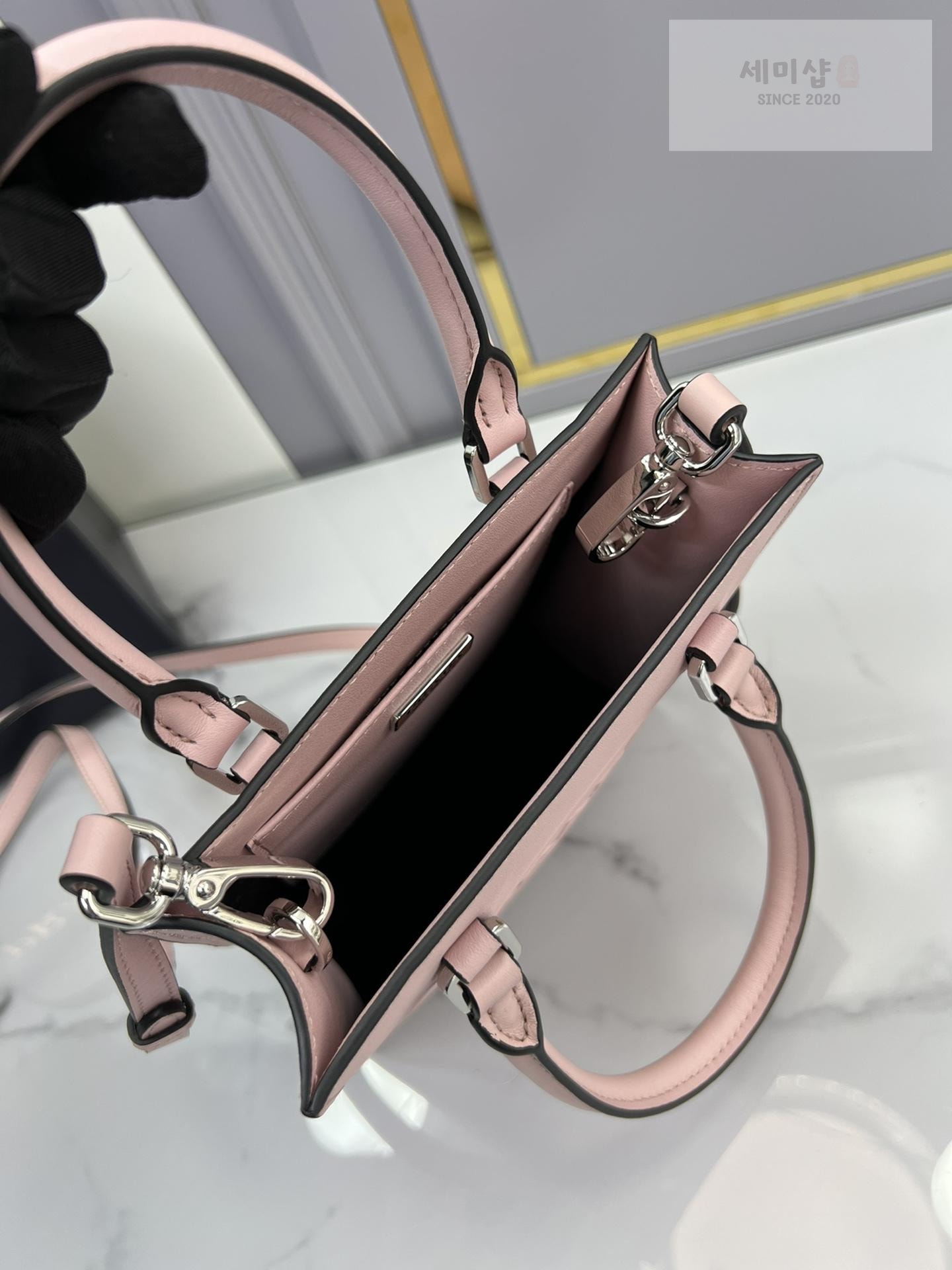 P R A D A Prada Leather Handbag Bag 4번 이미지