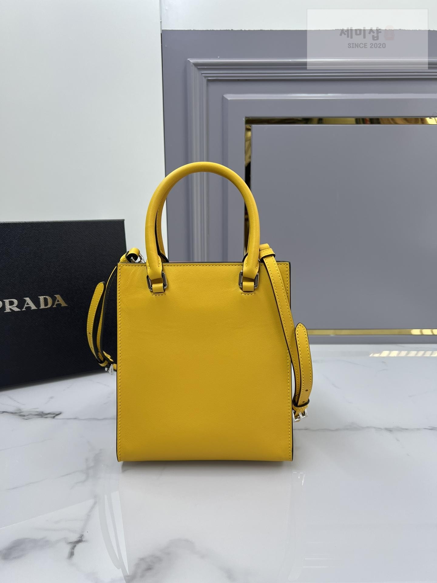 P R A D A Prada Leather Handbag Bag 5번 이미지