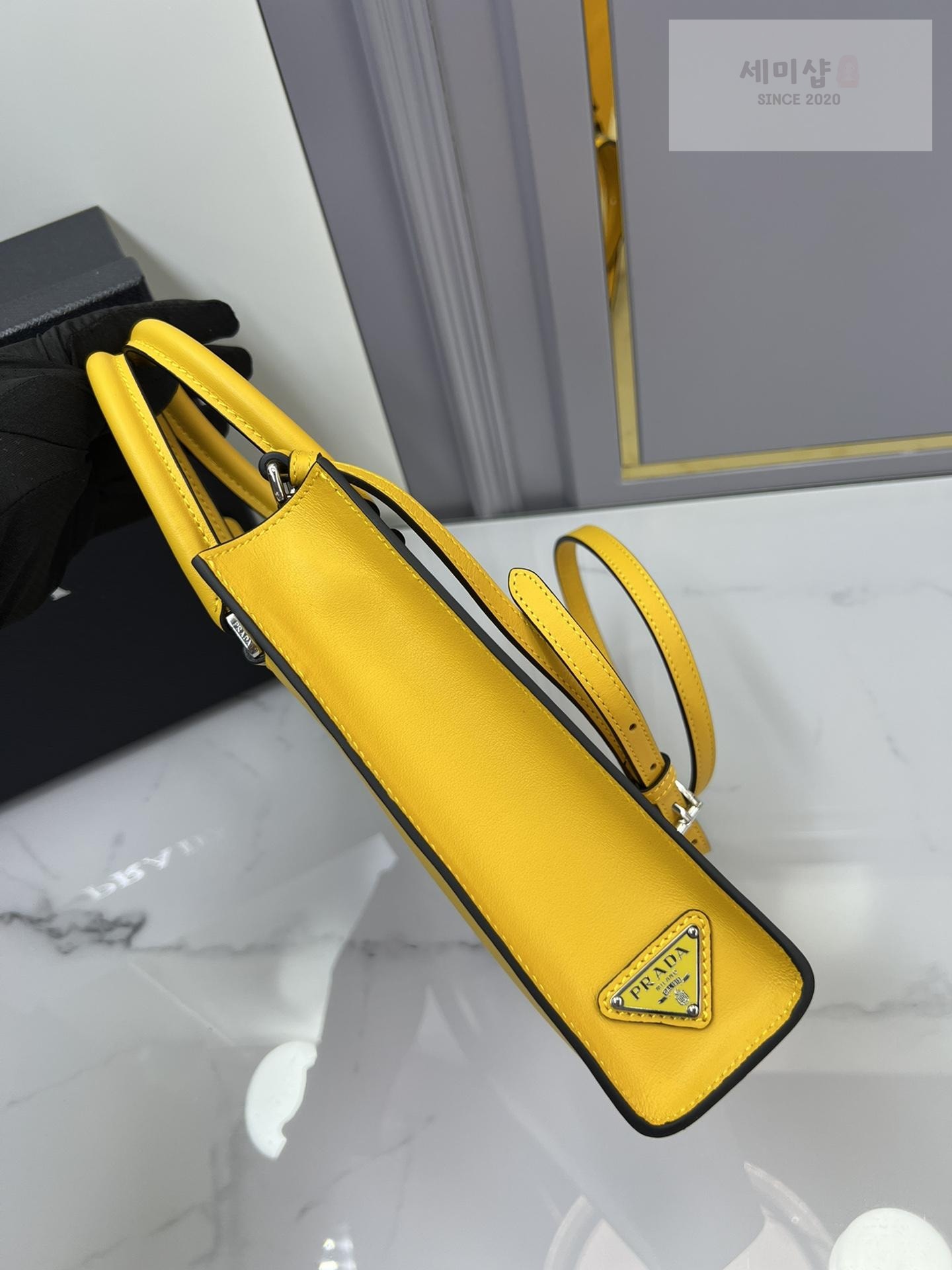 P R A D A Prada Leather Handbag Bag 6번 이미지