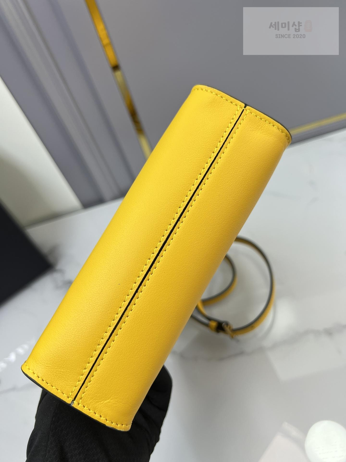 P R A D A Prada Leather Handbag Bag 7번 이미지