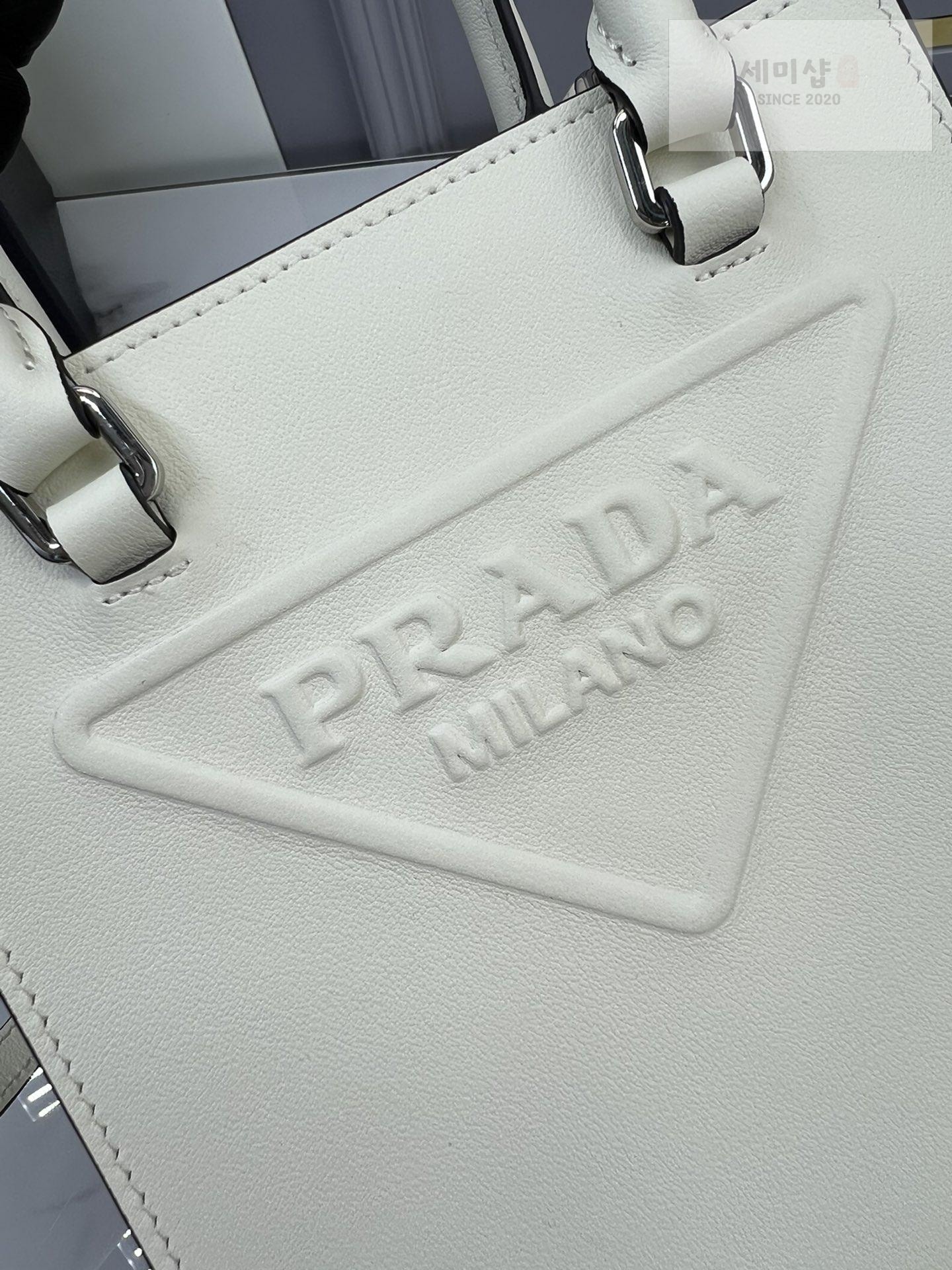 P R A D A Prada Leather Handbag Bag 39번 이미지