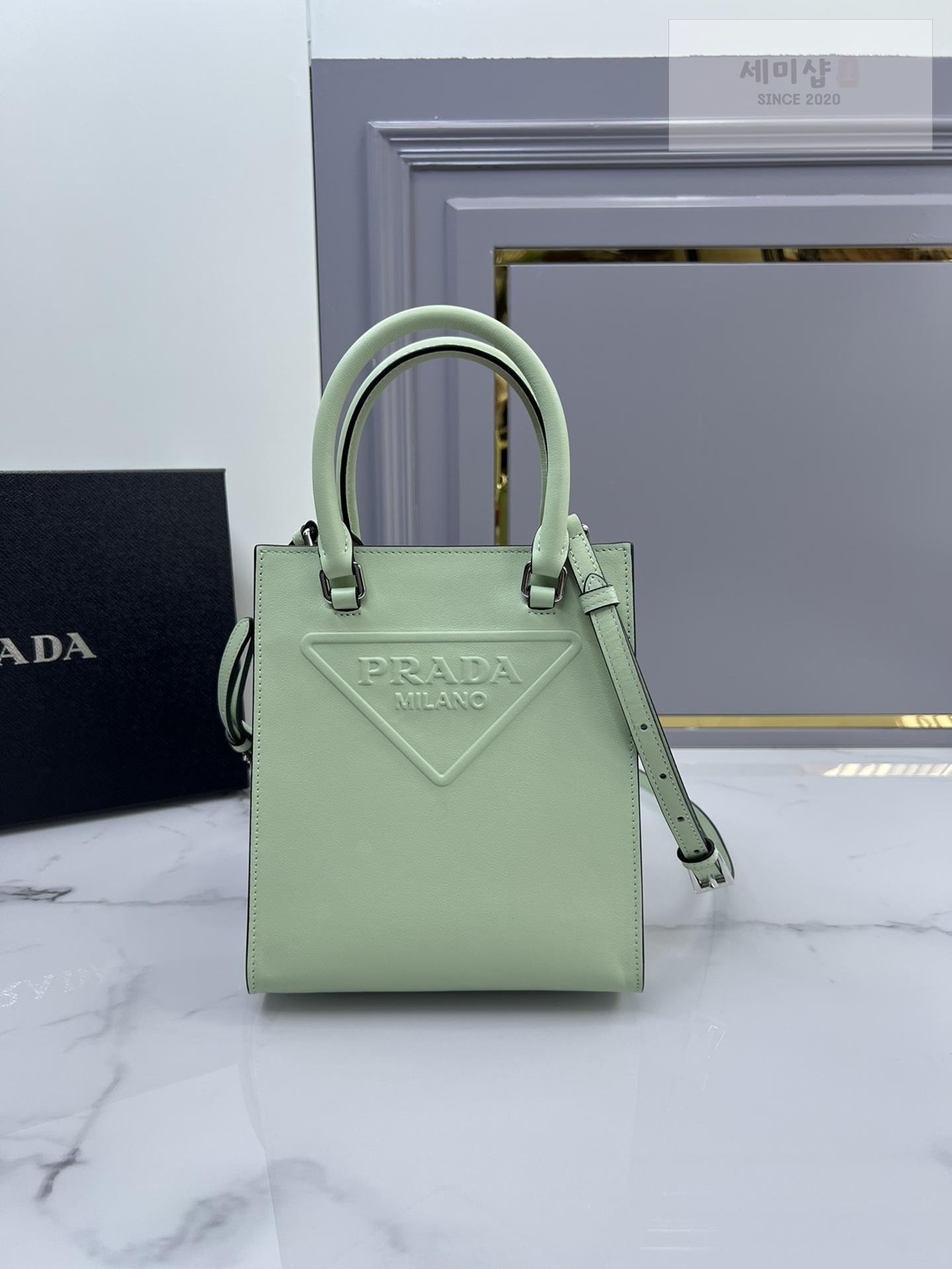 P R A D A Prada Leather Handbag Bag 17번 이미지