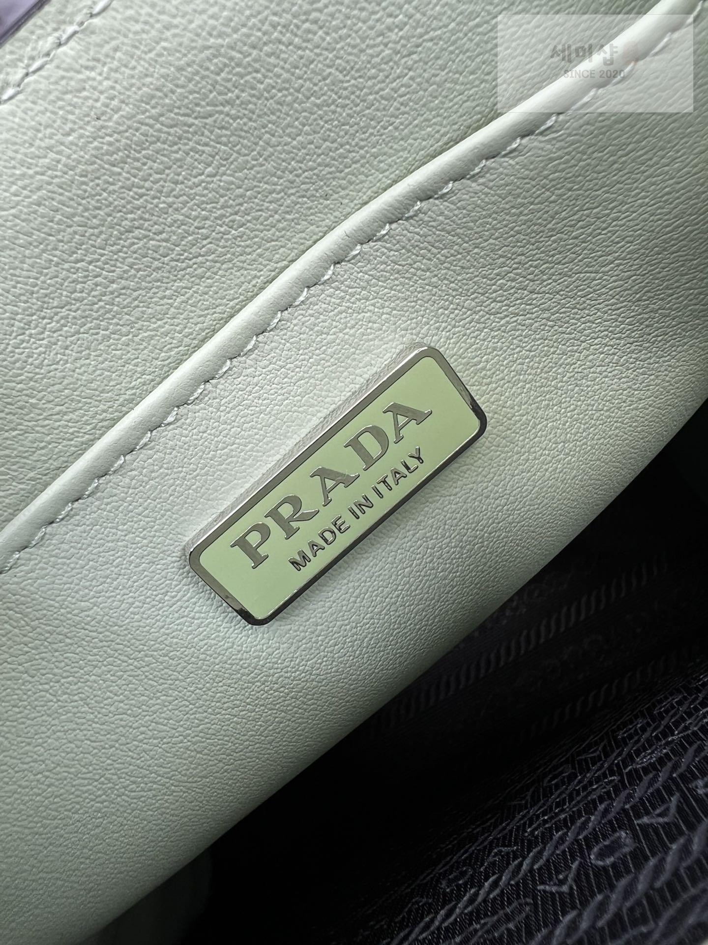 P R A D A Prada Leather Handbag Bag 25번 이미지