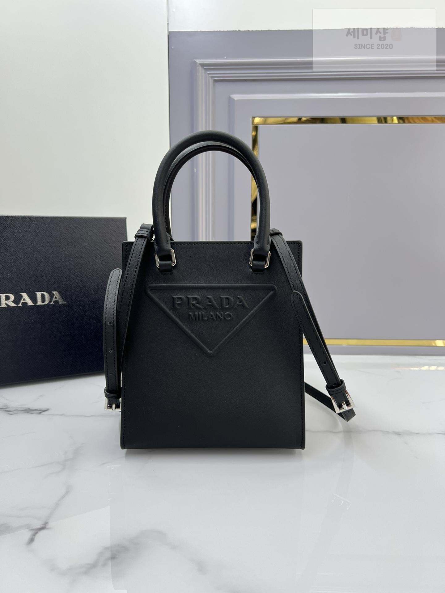 P R A D A Prada Leather Handbag Bag 40번 이미지