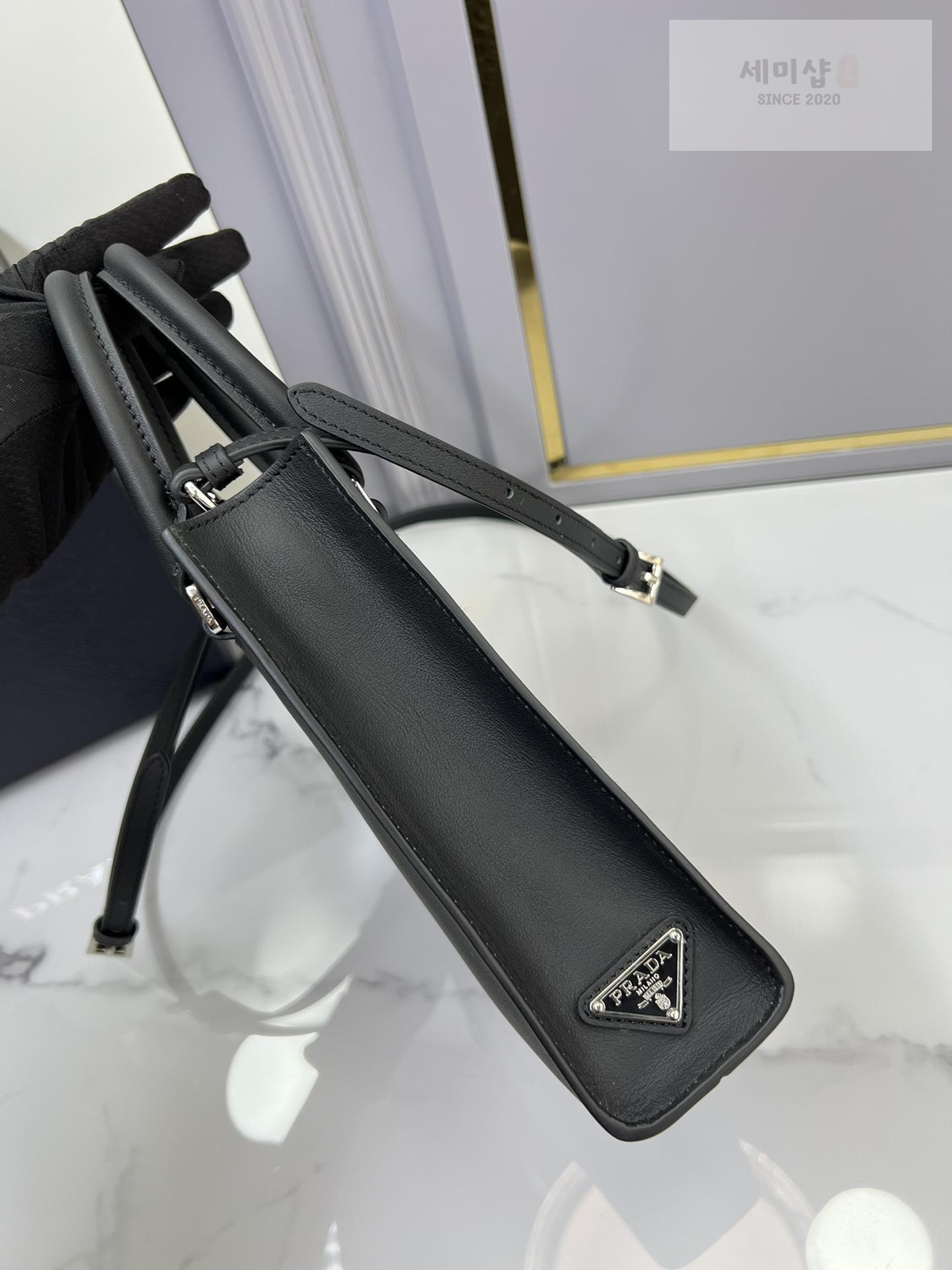 P R A D A Prada Leather Handbag Bag 27번 이미지