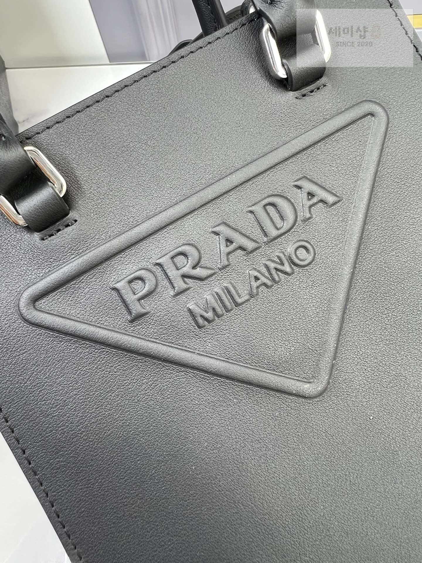 P R A D A Prada Leather Handbag Bag 28번 이미지