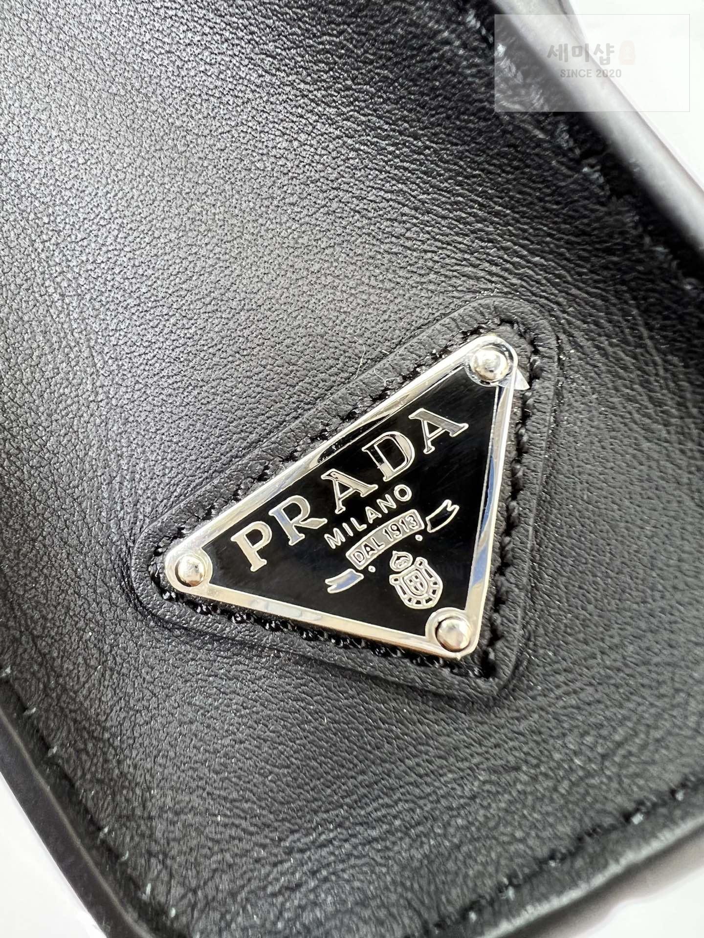 P R A D A Prada Leather Handbag Bag 29번 이미지