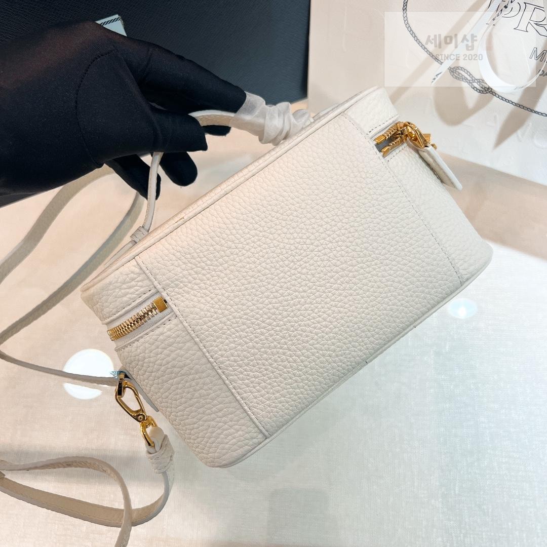 P R A D A Prada Leather Mini Bag 21번 이미지