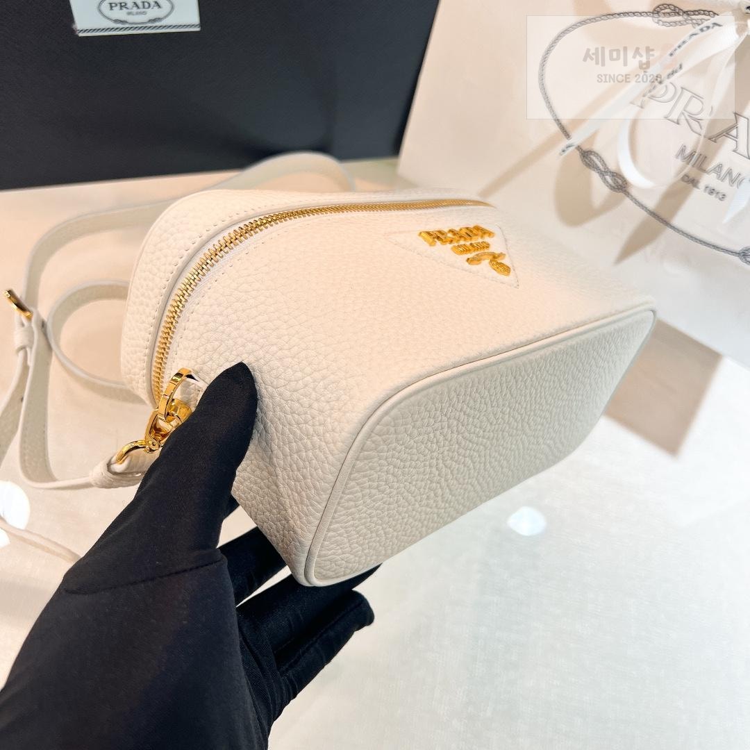 P R A D A Prada Leather Mini Bag 24번 이미지