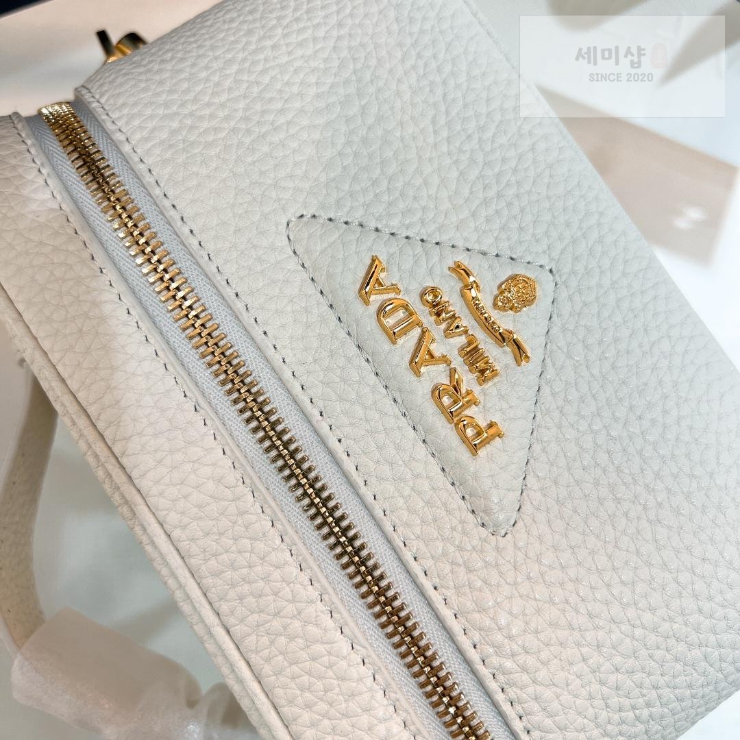 P R A D A Prada Leather Mini Bag 22번 이미지