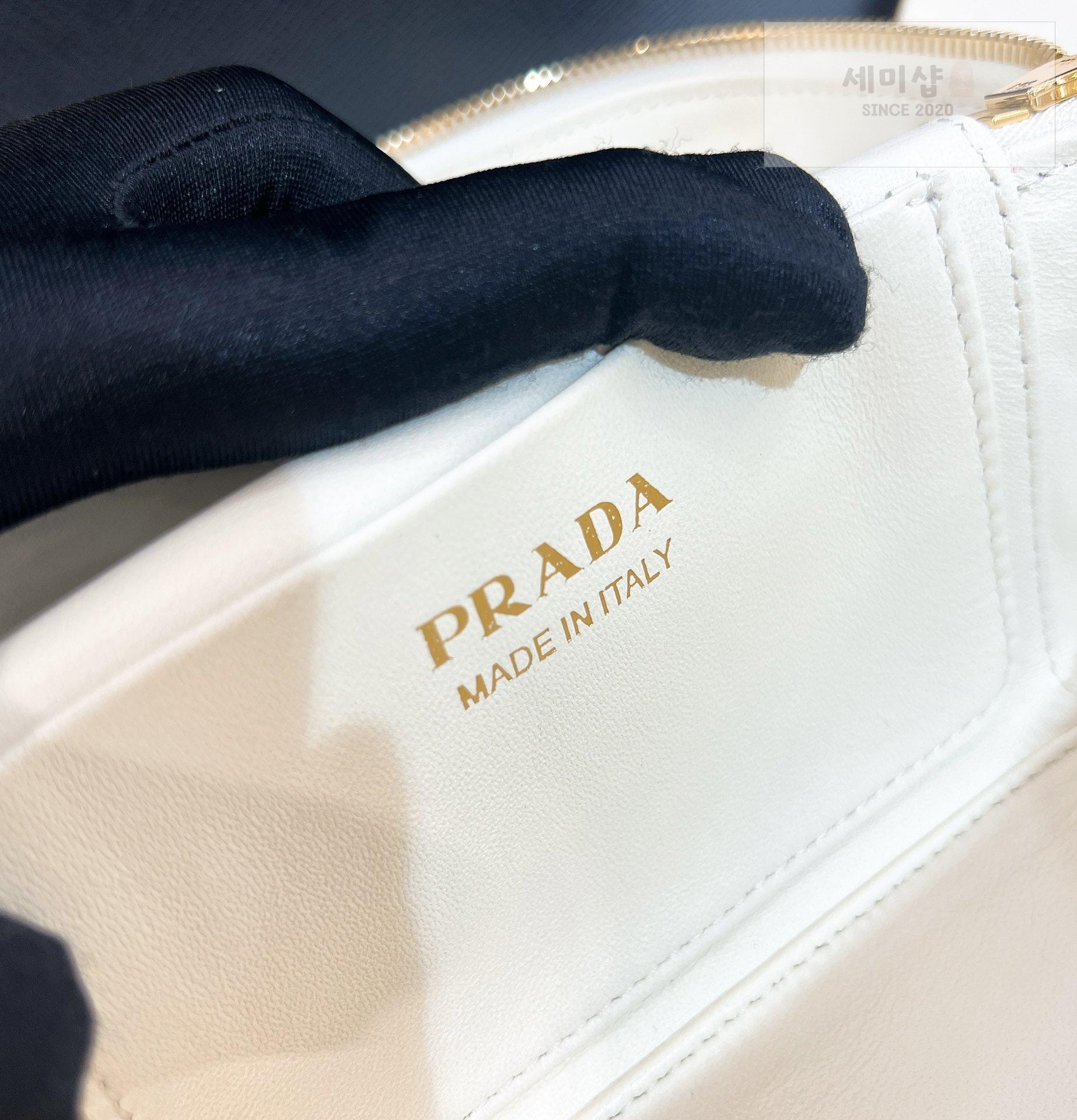 P R A D A Prada Leather Mini Bag 3번 이미지