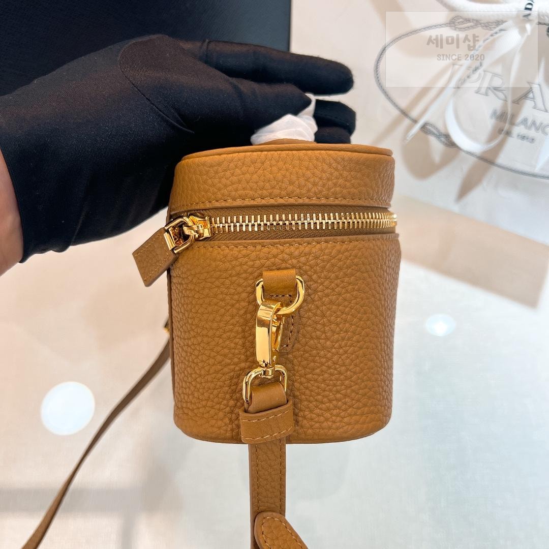 P R A D A Prada Leather Mini Bag 6번 이미지