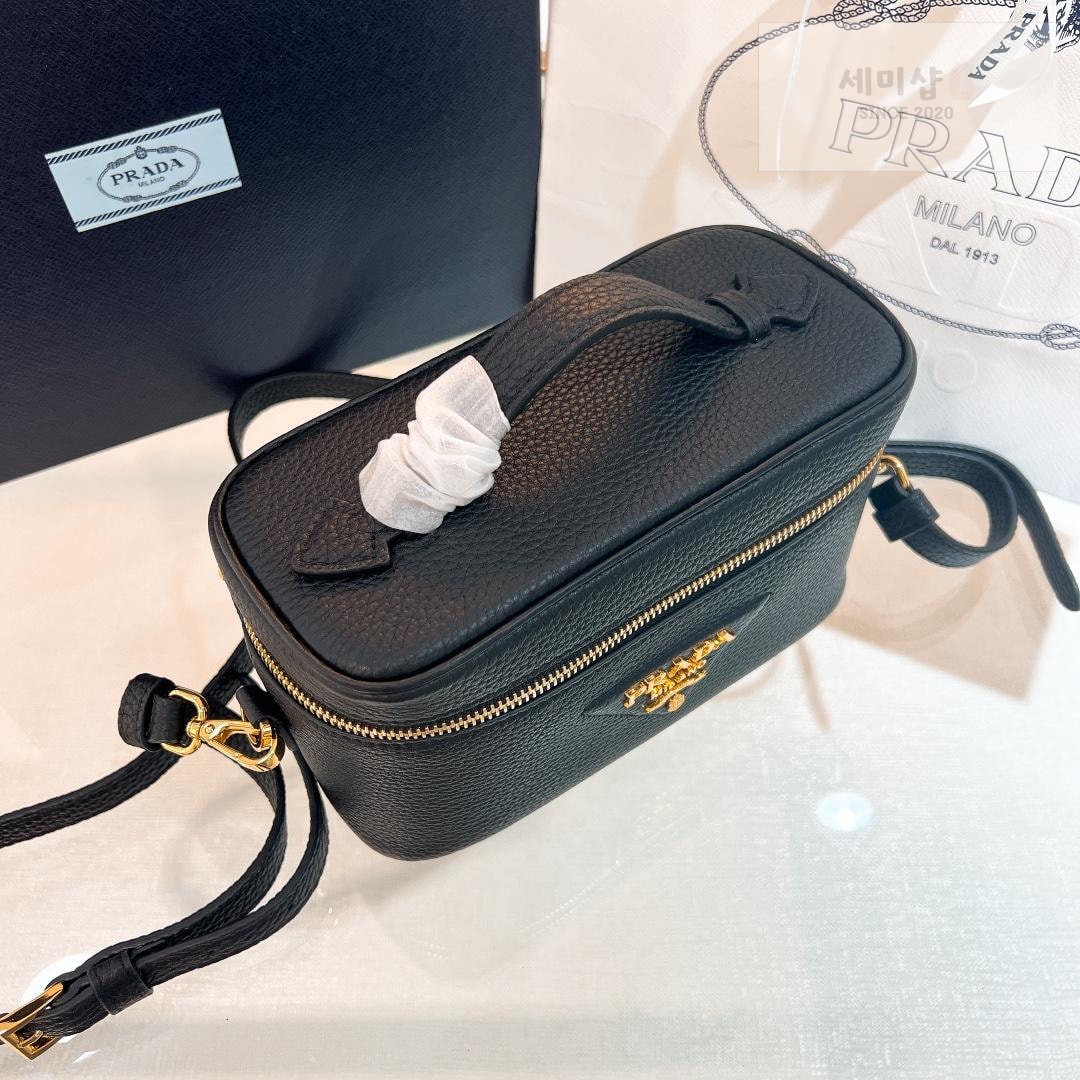 P R A D A Prada Leather Mini Bag 16번 이미지