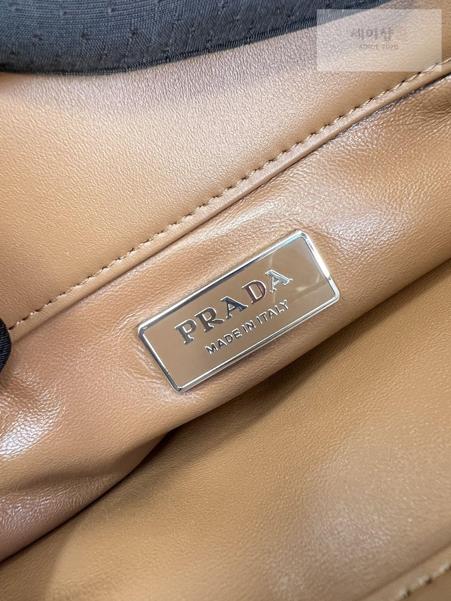 P R A D A Prada Leather Mini Bag Bag 12번 이미지