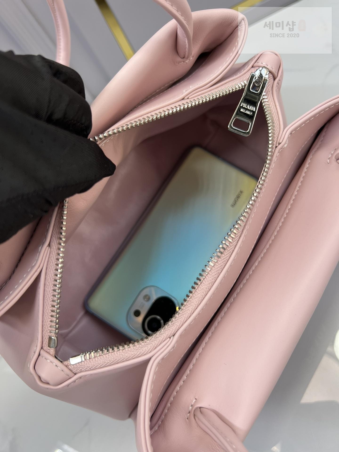 P R A D A Prada Leather Mini Bag Bag 19번 이미지