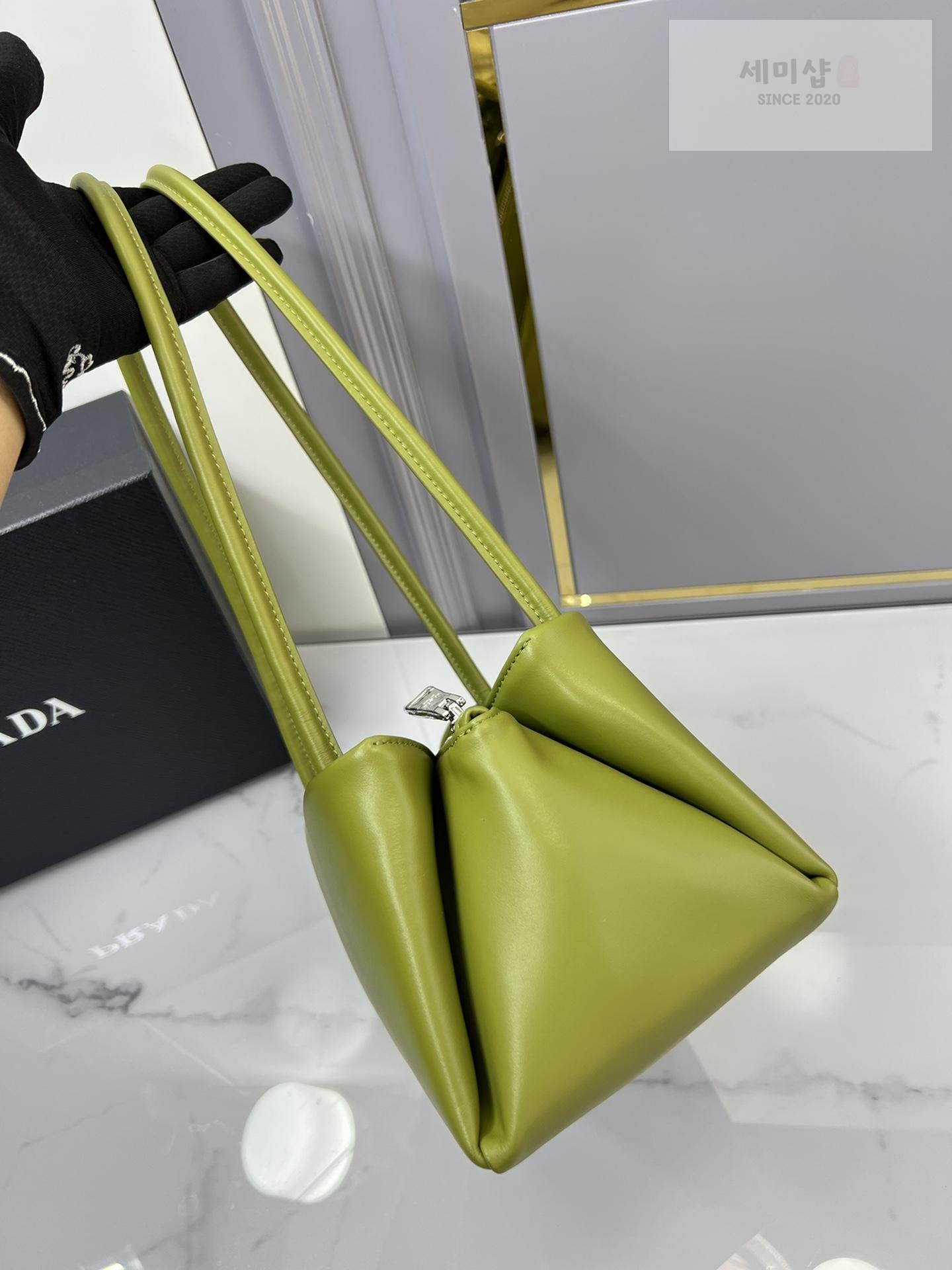 P R A D A Prada Leather Mini Bag Bag 23번 이미지