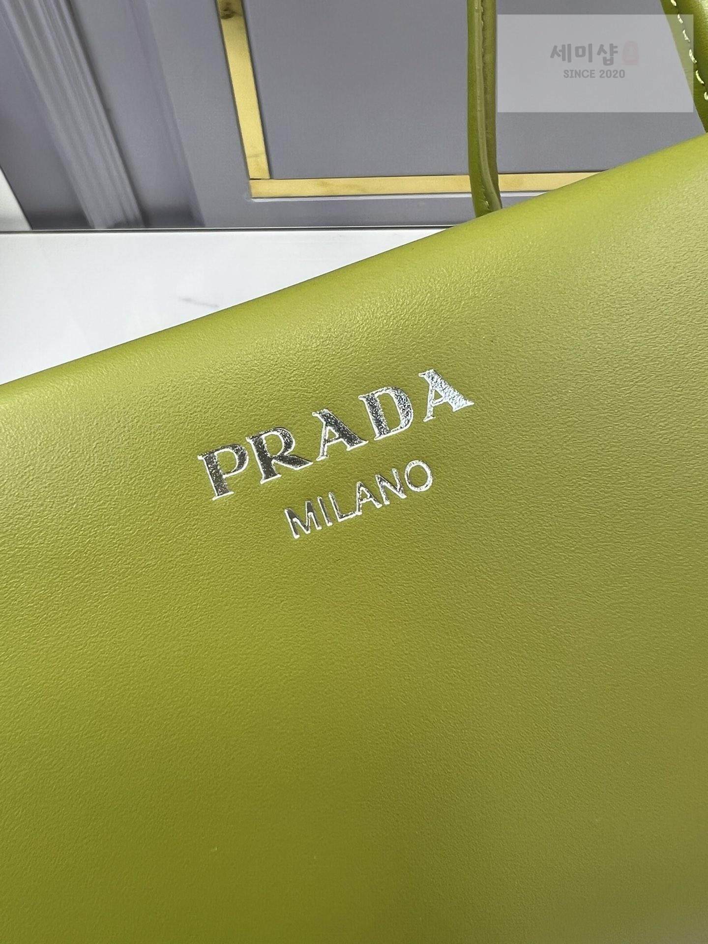 P R A D A Prada Leather Mini Bag Bag 25번 이미지