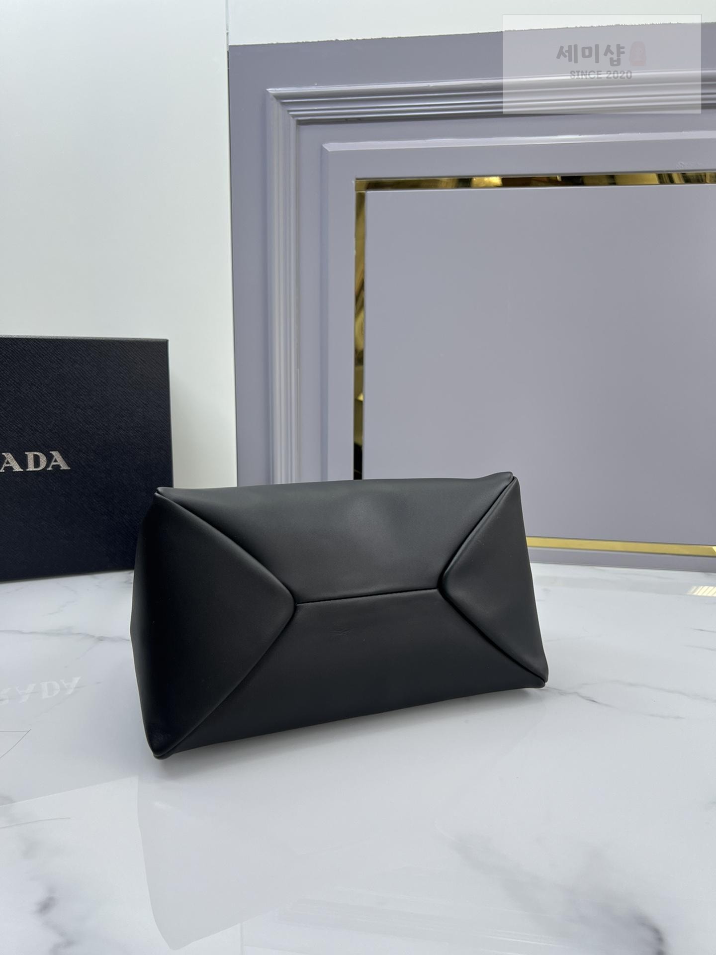 P R A D A Prada Leather Mini Bag Bag 32번 이미지