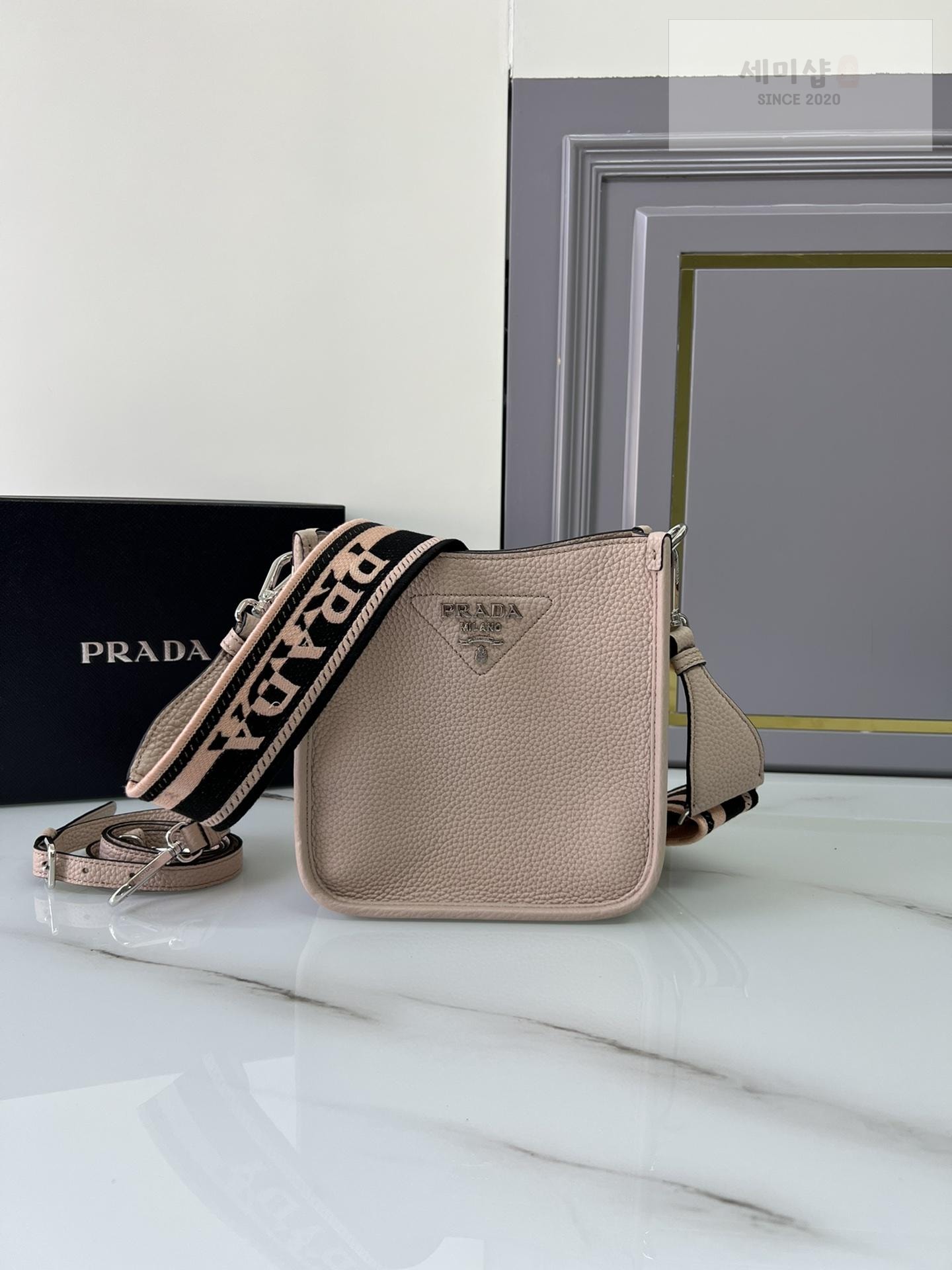 P R A D A Prada Leather Mini Shoulder Bag 8번 이미지