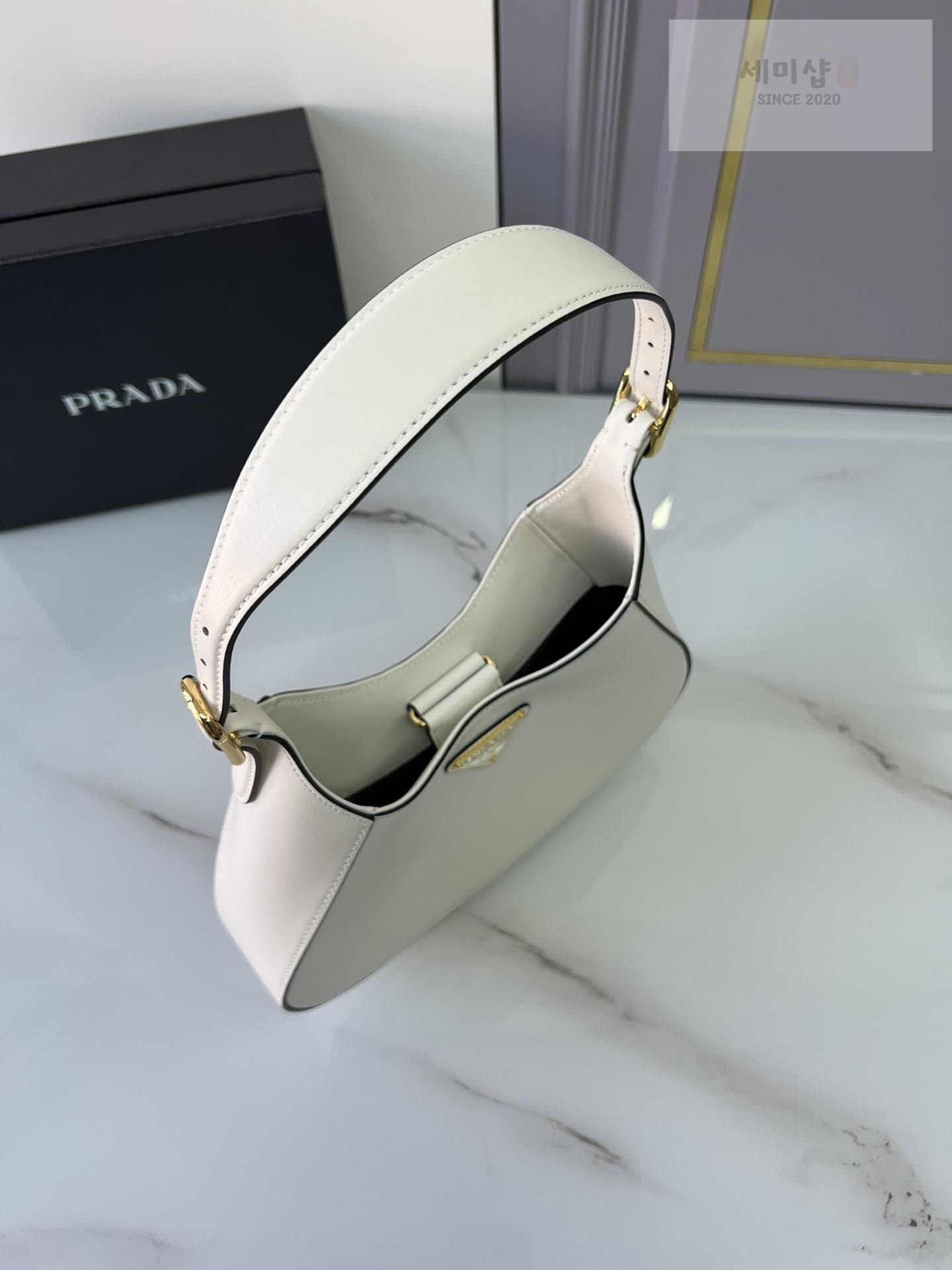 P R A D A Prada Leather Shoulder Bag 10번 이미지